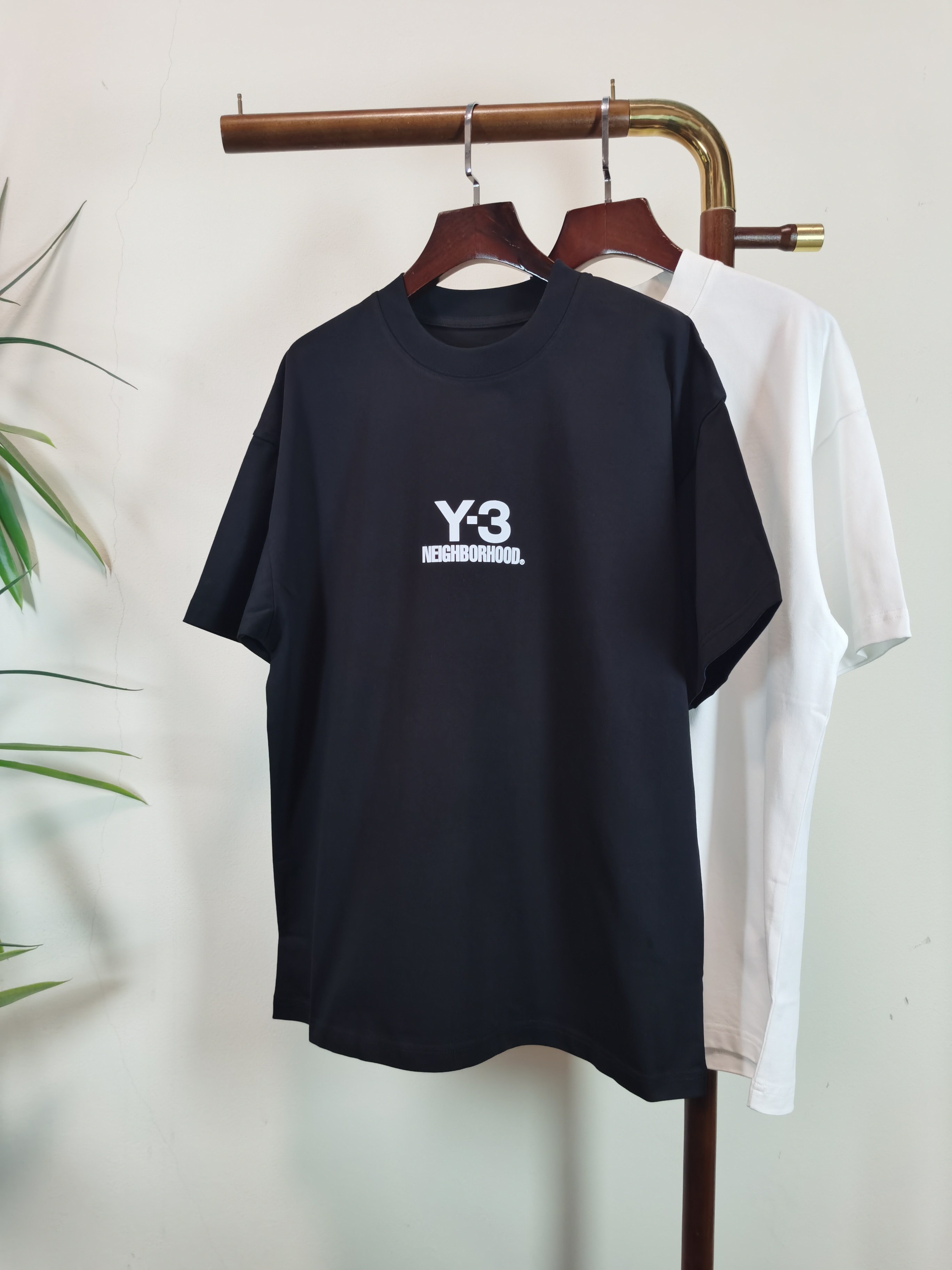 NO:736328,2026 new short-sleeved preview is available!   Y-3 Yohji Yamamoto round neck short-sleeved T-shirt high-end version!  Custom-made fabrics at the counter are highly breathable and comfortable, with impeccable details and brand element design concepts, reflecting high quality. It feels delicate and soft!  It presents a casual cut and the upper body shape is awesome!  Size M-3XL,,T-shirt,tees,t-shirt,198609092026新款短袖预告上新！  Y-3 山本耀司 圆领 短袖 T恤 高端版本！专柜定制面料 透气舒适度高,细节无可挑剔,品牌元素设计理念,体现高品质.手感细腻柔软！呈现休闲裁剪,上身版型超赞！ 码数M-3XL,,T-shirt,tees，t-shirt,,Men's clothing