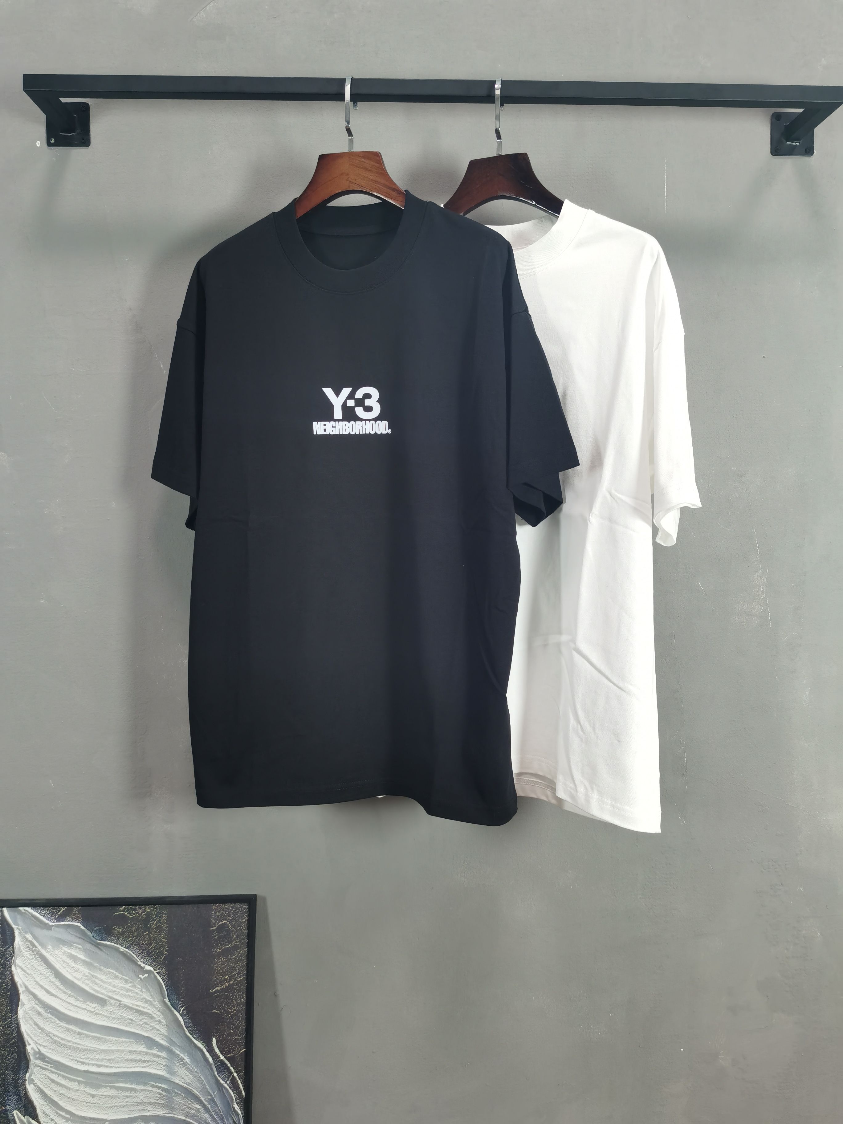 NO:736268,Y-3 Yohji Yamamoto round neck short-sleeved T-shirt high-end version!  Custom-made fabrics at the counter are highly breathable and comfortable, with impeccable details and brand element design concepts, reflecting high quality. It feels delicate and soft!  It presents a casual cut and the upper body shape is awesome!  Color Black White Size M-3XL (recommended height and weight), T-shirt, tees, t-shirt,19860909Y-3 山本耀司 圆领 短袖 T恤 高端版本！专柜定制面料 透气舒适度高,细节无可挑剔,品牌元素设计理念,体现高品质.手感细腻柔软！呈现休闲裁剪,上身版型超赞！ 颜色黑色 白色  码数M-3XL（建议身高体重）,,T-shirt,tees，t-shirt,,Men's clothing