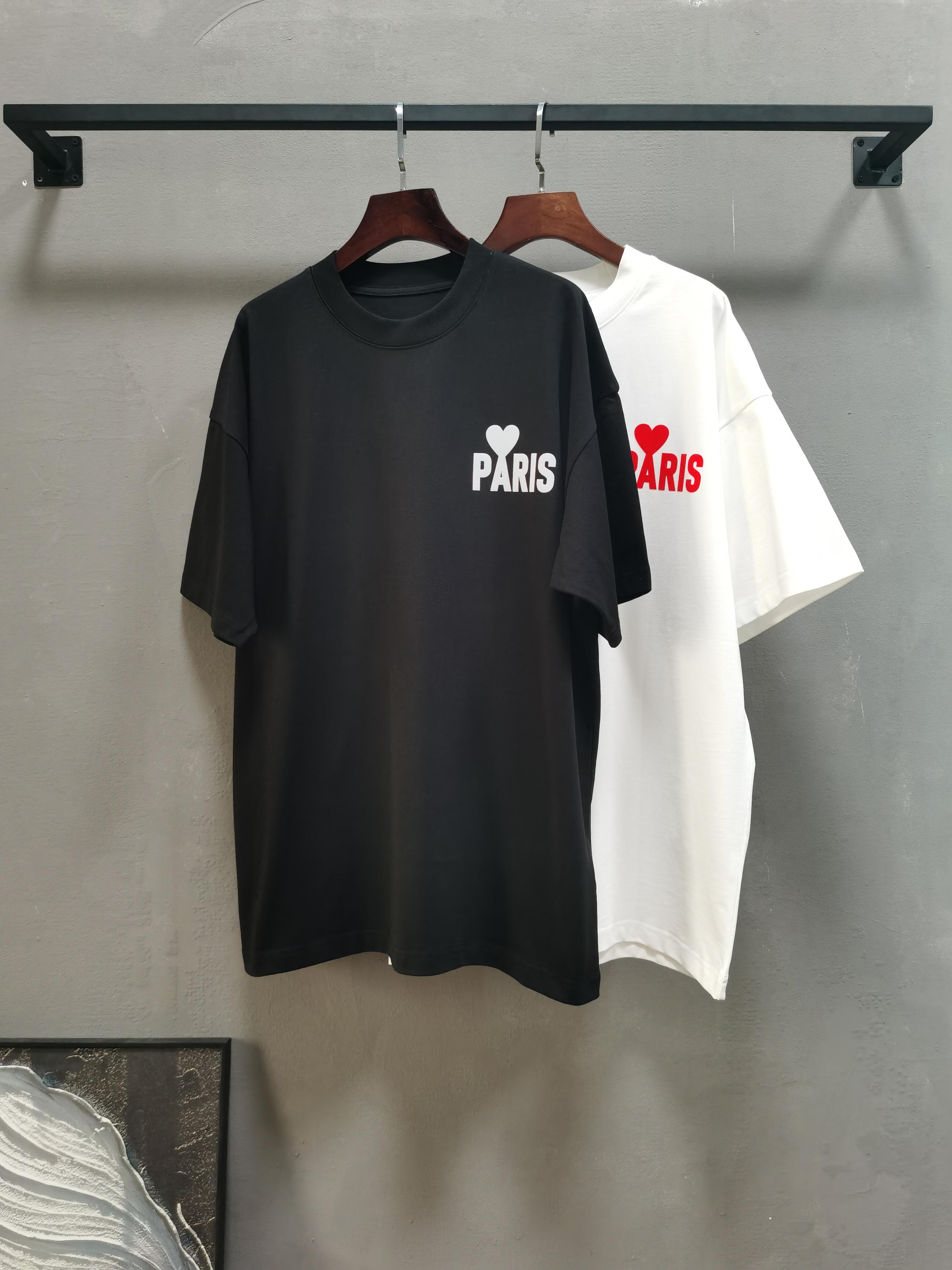 NO:757994,ami love round neck short-sleeved T-shirt high-end version!  Custom-made fabrics at the counter are highly breathable and comfortable, with impeccable details and brand element design concepts, reflecting high quality. It feels delicate and soft!  It presents a casual cut and the upper body shape is awesome!  Size M-3XL Color black white, T-shirt, tees, t-shirt,19860909ami 爱心 圆领 短袖 T恤 高端版本！专柜定制面料 透气舒适度高,细节无可挑剔,品牌元素设计理念,体现高品质.手感细腻柔软！呈现休闲裁剪,上身版型超赞！ 码数M-3XL 颜色黑色 白色,,T-shirt,tees，t-shirt,,Men's clothing