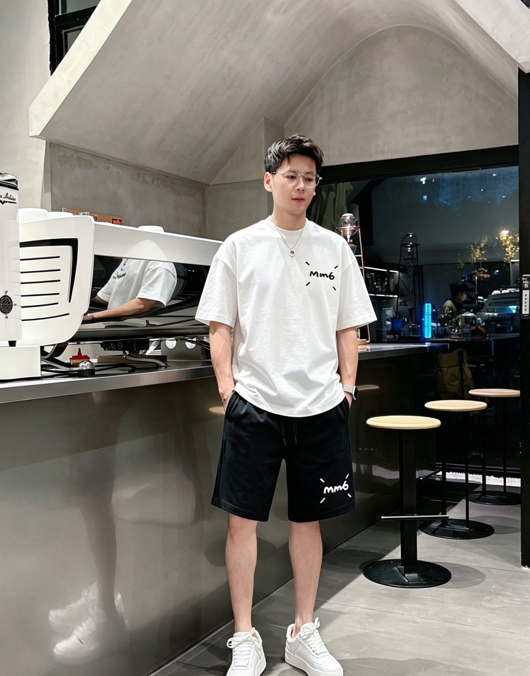 NO:849053,Suit (short-sleeved) P (shorts) MM6 Margiela 2026 spring and summer latest suit, same style for men and women, classic full-print design short-sleeved T-shirt and shorts suit, custom-made pure cotton fabric, soft to the touch, comfortable to wear, fine workmanship. The upper body effect is incomparably handsome, color is black and white (shorts and short sleeves can be worn alone) It is recommended to report your height and weight. Shorts size M-4XL Short sleeve size M-3XL, masion margiela, masion  margiela,shorts,T-shirt,tees,t-shirt,19860909套装（短袖） P（短裤） MM6 马吉拉 2026春夏最新款套装,男女同款,经典满印设计短袖T恤短裤套装,定制纯棉面料,手感柔软,穿着舒适,做工精细.上身效果无敌帅气, 颜色黑色 白色（短裤短袖可单拿） 建议报身高体重 短裤码数M-4XL 短袖码数M-3XL,,masion margiela,masion margiela,shorts,T-shirt,tees，t-shirt,,Men's clothing