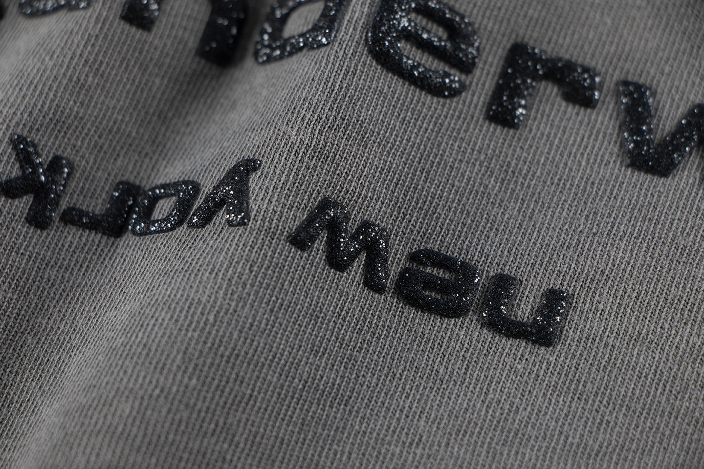 Alexanderwang 2025 New Short Sleeves: Super Cool Top with Unique Features - 图片 3