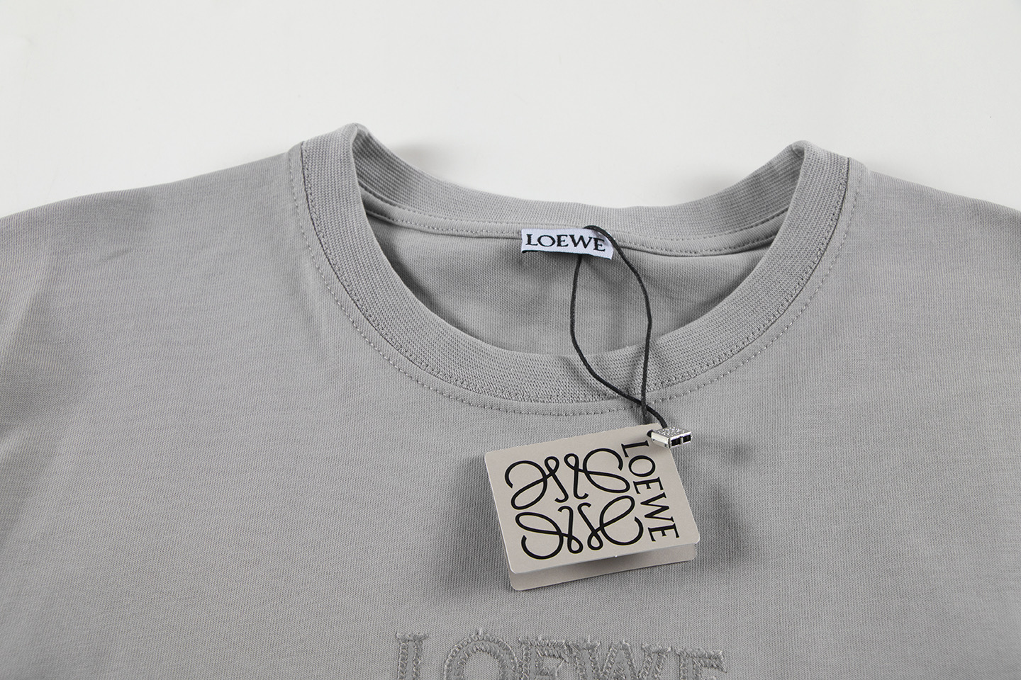 Stylish Loewe Embroidered Short Sleeves in Cotton-Cream Fabric, Various Colors, Positive Reviews - 图片 5