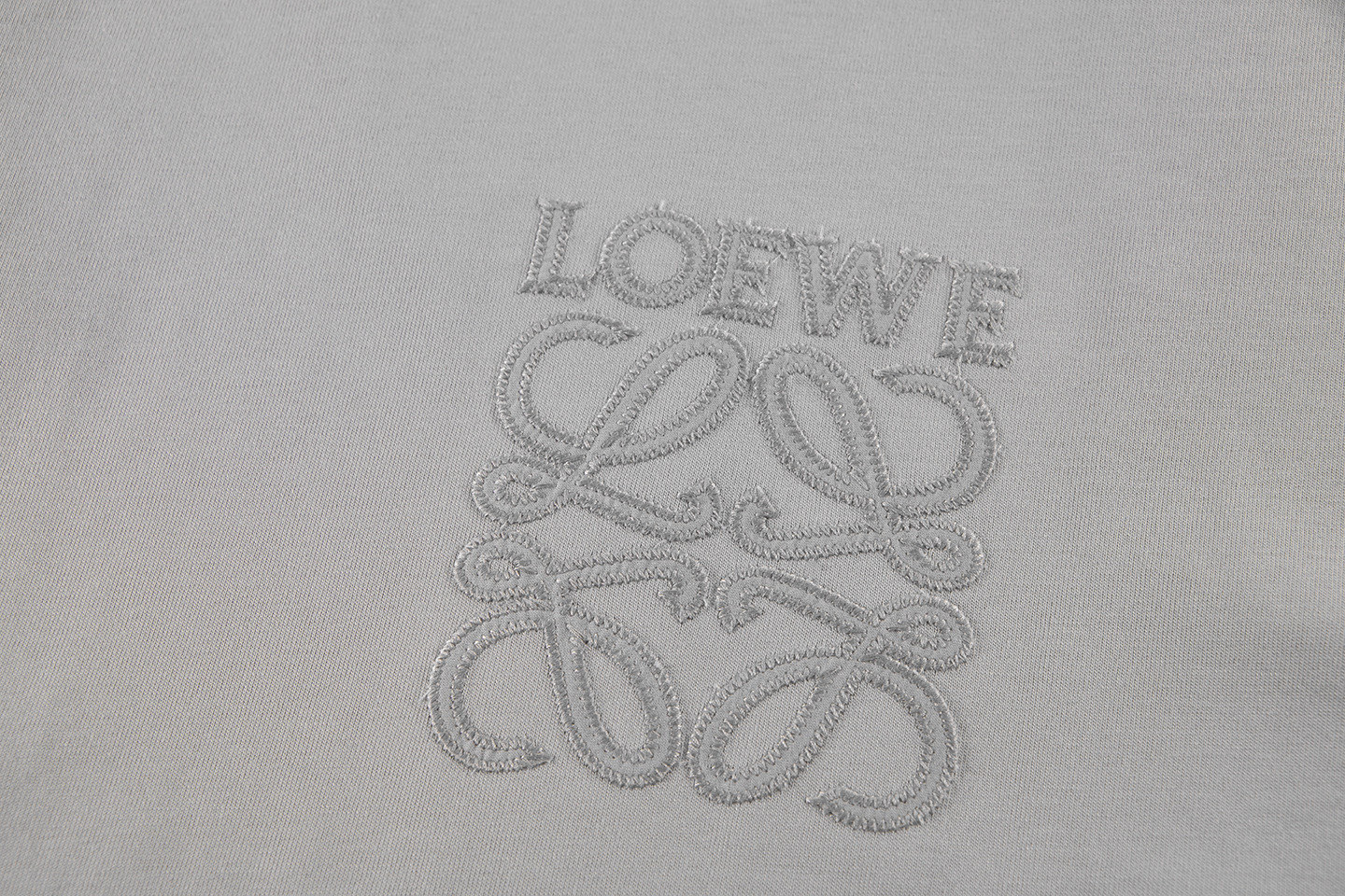 Stylish Loewe Embroidered Short Sleeves in Cotton-Cream Fabric, Various Colors, Positive Reviews - 图片 4
