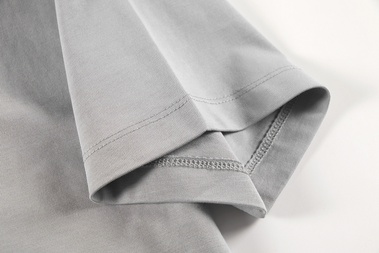 Stylish Loewe Embroidered Short Sleeves in Cotton-Cream Fabric, Various Colors, Positive Reviews - 图片 8