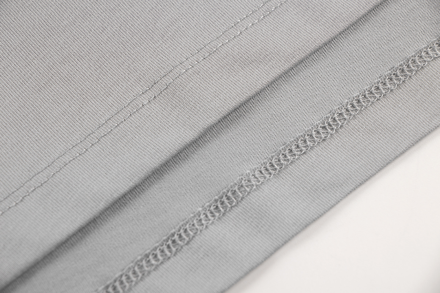 Stylish Loewe Embroidered Short Sleeves in Cotton-Cream Fabric, Various Colors, Positive Reviews - 图片 7