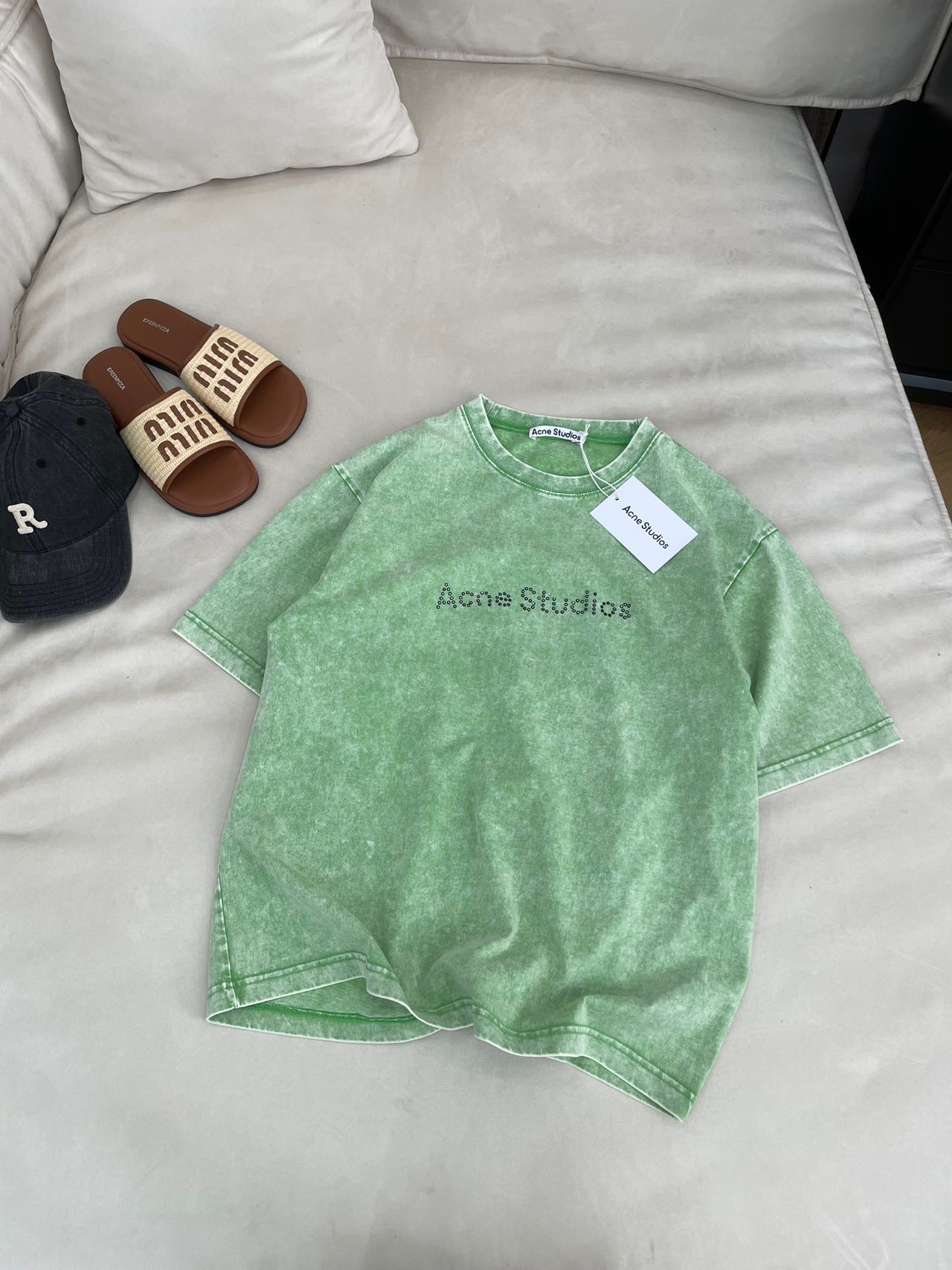 Acne Studios 209 Collection: Classic Design with Simple Aesthetic Fashion