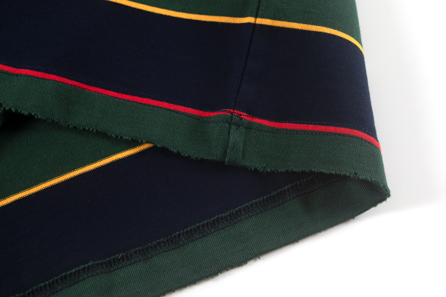 P130 𝗖𝗛克罗❤️2025秋冬季马蹄十字3D印胶黑白条纹情侣休闲长袖
👑最高版本！定制面料320克面料！马蹄十字贴胶
颜色：棕色 墨绿
尺码：S M L XL
