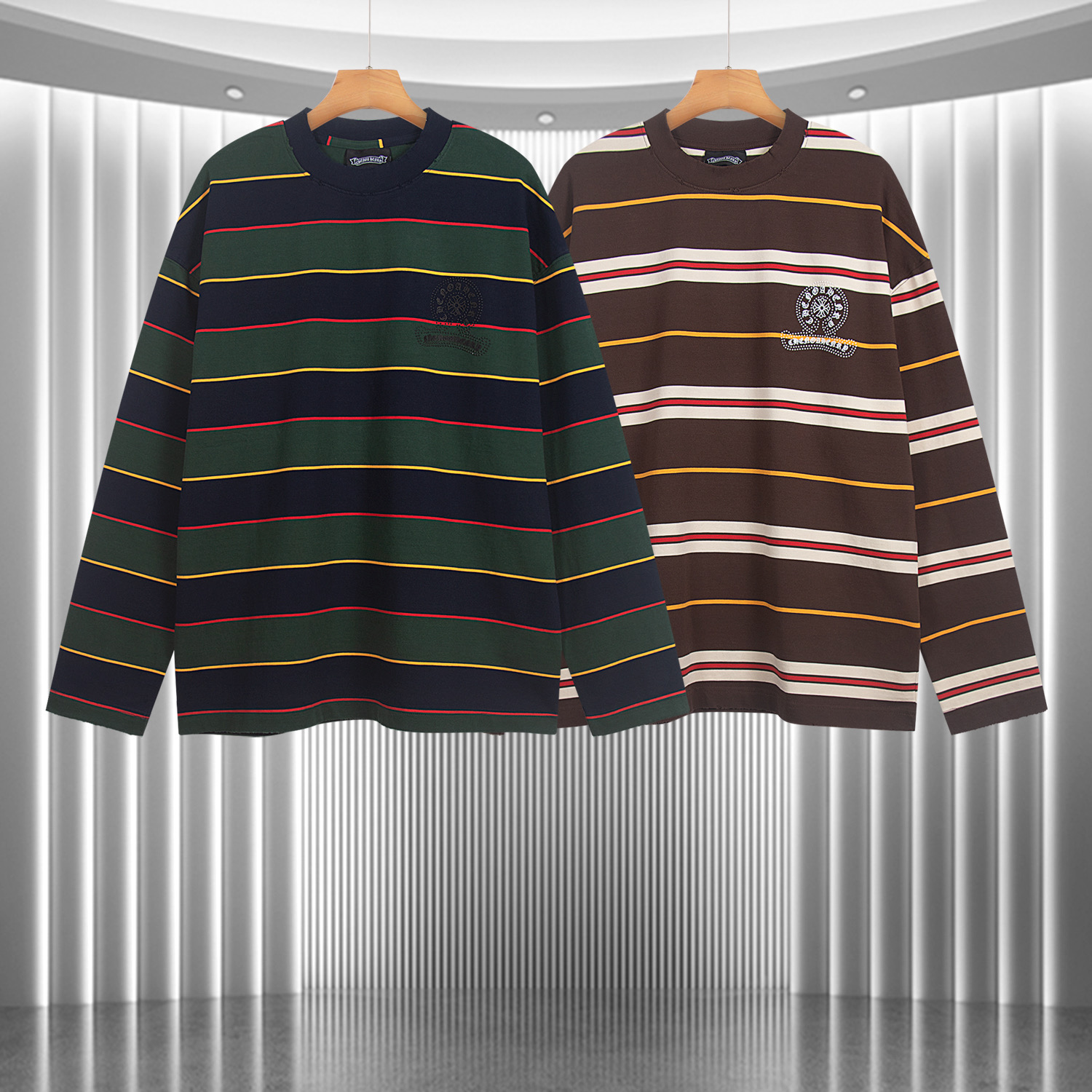 P130 𝗖𝗛克罗❤️2025秋冬季马蹄十字3D印胶黑白条纹情侣休闲长袖
👑最高版本！定制面料320克面料！马蹄十字贴胶
颜色：棕色 墨绿
尺码：S M L XL
