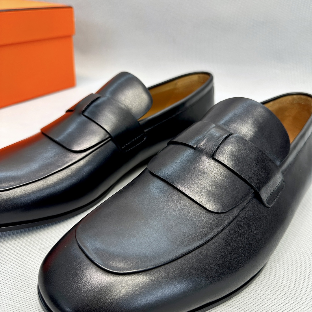 Elegant Leather Loafers with H Passant Detail - Refined Style & Comfort 6 i1709978761 4460 4