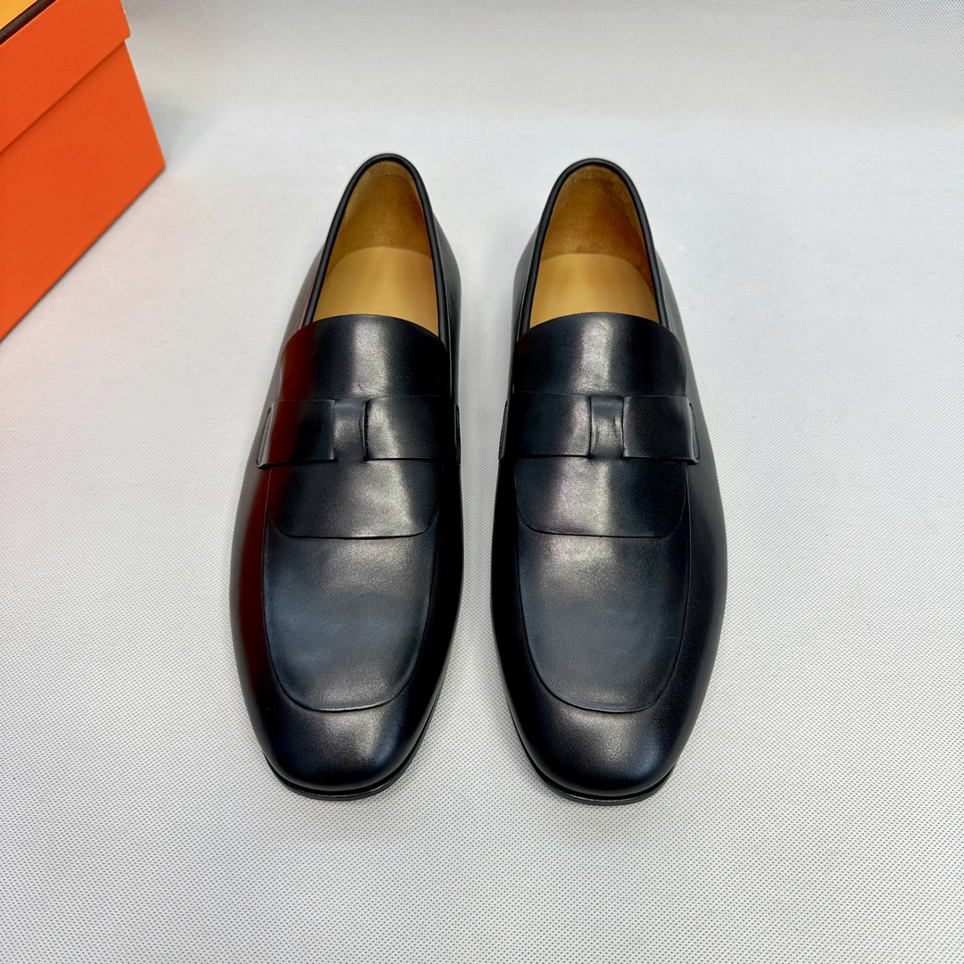 Elegant Leather Loafers with H Passant Detail - Refined Style & Comfort 2 i1709978761 687 0