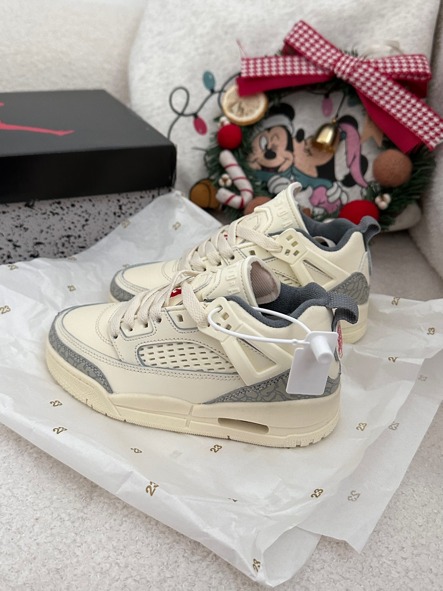 图片[9]-AJ 乔3.5代系带篮球气垫童鞋28-35 SPIZIKE LOW系带篮球气垫童鞋巧糅经典JORDAn运动鞋的设计元素，成就匠心经典-选品中心