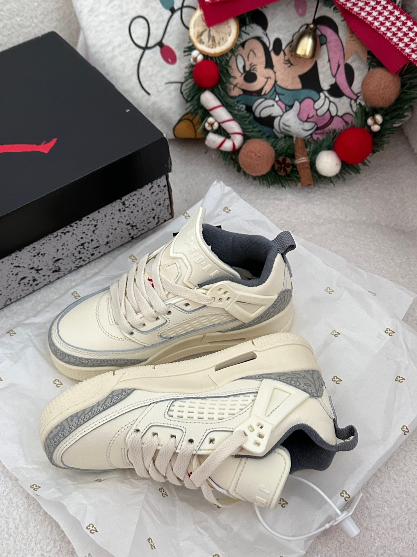 图片[5]-AJ 乔3.5代系带篮球气垫童鞋28-35 SPIZIKE LOW系带篮球气垫童鞋巧糅经典JORDAn运动鞋的设计元素，成就匠心经典-选品中心