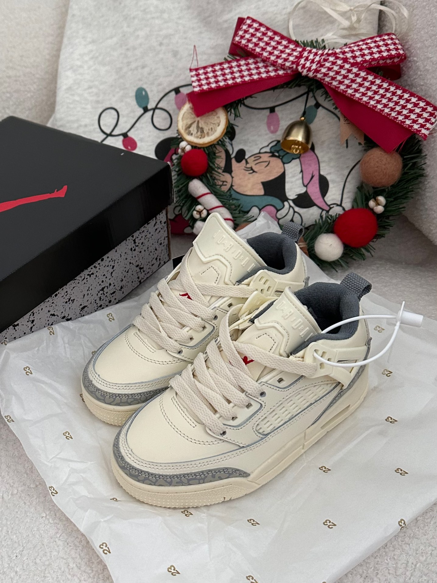 图片[2]-AJ 乔3.5代系带篮球气垫童鞋28-35 SPIZIKE LOW系带篮球气垫童鞋巧糅经典JORDAn运动鞋的设计元素，成就匠心经典-选品中心