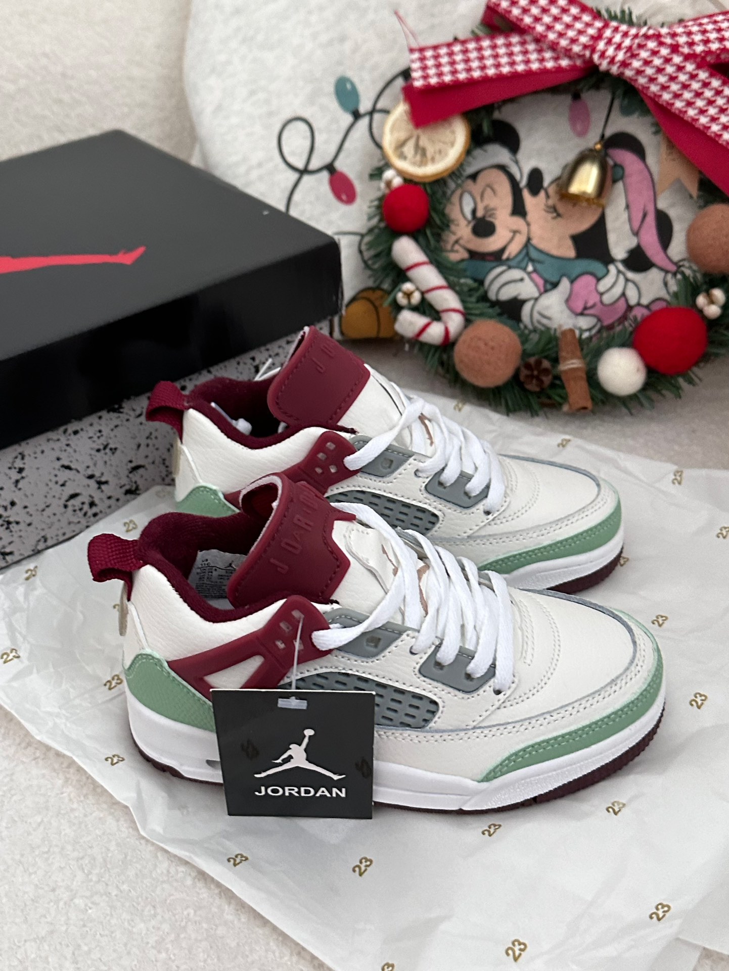 AJ 乔3.5代系带篮球气垫童鞋28-35 SPIZIKE LOW系带篮球气垫童鞋巧糅经典JORDAn运动鞋的设计元素，成就匠心经典-选品中心