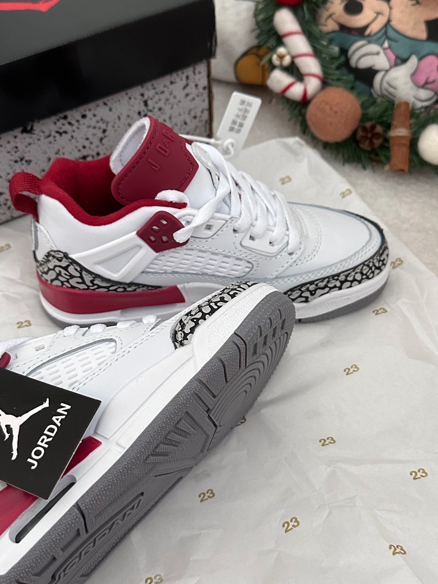 图片[7]-AJ 乔3.5代系带篮球气垫童鞋28-35 SPIZIKE LOW系带篮球气垫童鞋巧糅经典JORDAn运动鞋的设计元素，成就匠心经典-选品中心