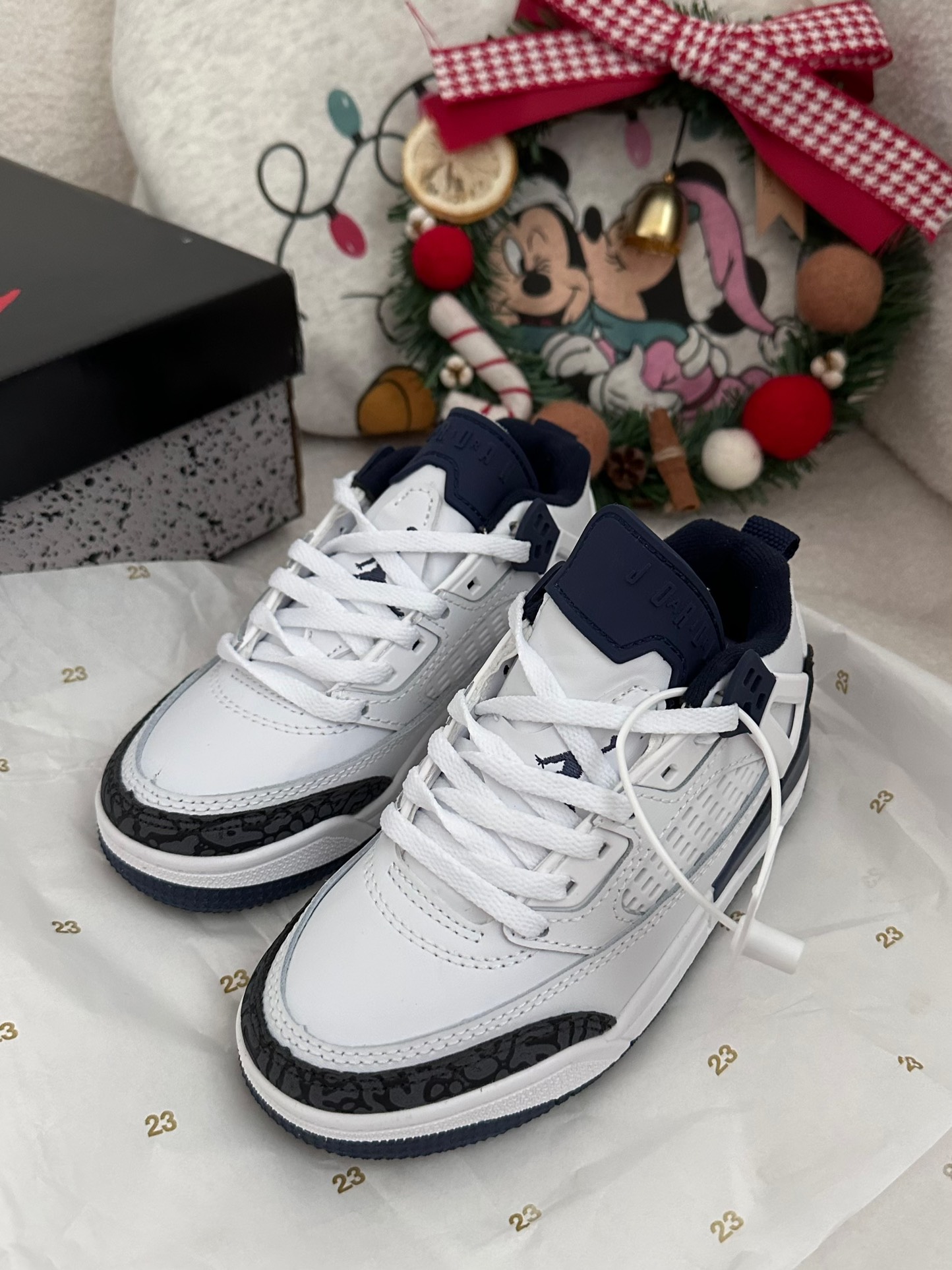 图片[8]-AJ 乔3.5代系带篮球气垫童鞋28-35 SPIZIKE LOW系带篮球气垫童鞋巧糅经典JORDAn运动鞋的设计元素，成就匠心经典-选品中心