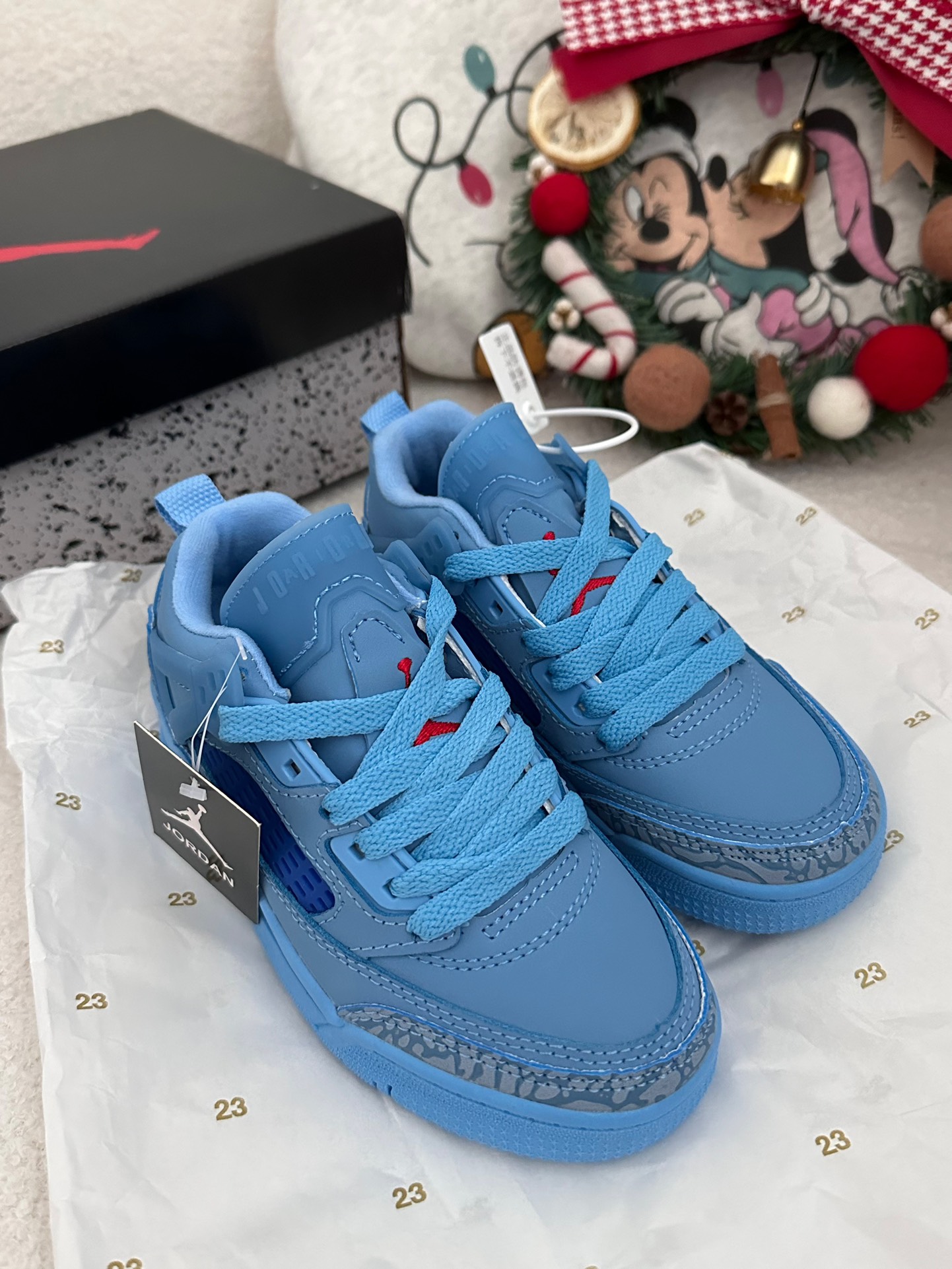 AJ 乔3.5代系带篮球气垫童鞋28-35 SPIZIKE LOW系带篮球气垫童鞋巧糅经典JORDAn运动鞋的设计元素，成就匠心经典-选品中心