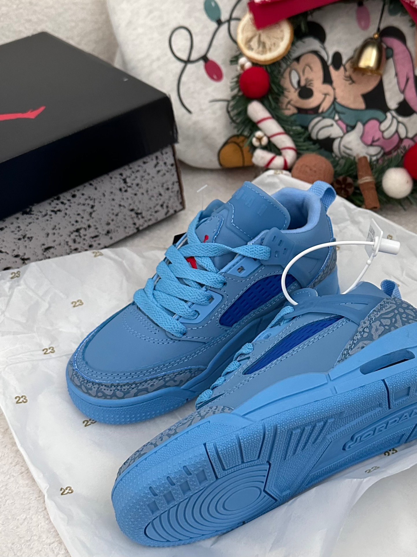 图片[9]-AJ 乔3.5代系带篮球气垫童鞋28-35 SPIZIKE LOW系带篮球气垫童鞋巧糅经典JORDAn运动鞋的设计元素，成就匠心经典-选品中心