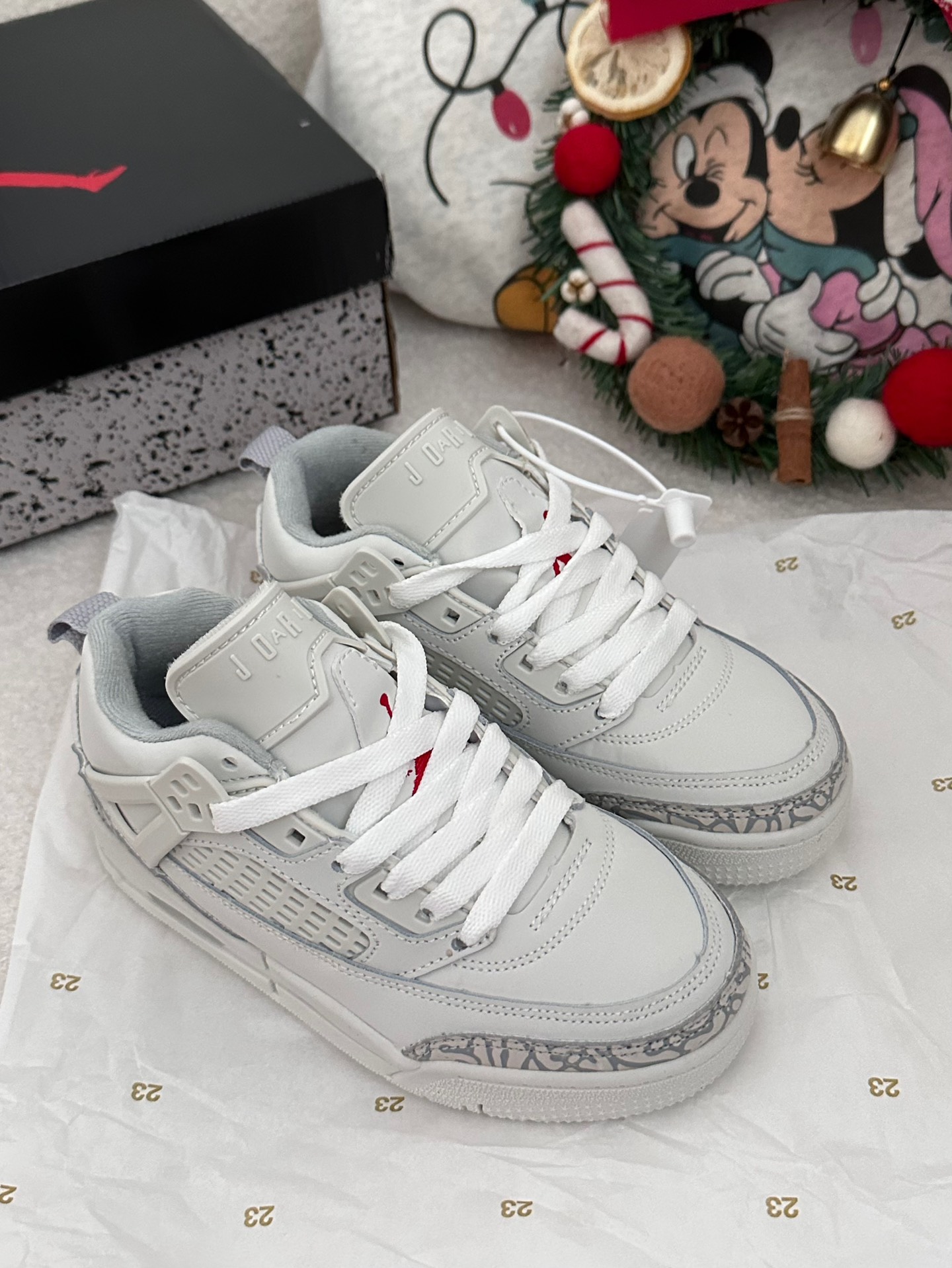 图片[2]-AJ 乔3.5代系带篮球气垫童鞋28-35 SPIZIKE LOW系带篮球气垫童鞋巧糅经典JORDAn运动鞋的设计元素，成就匠心经典-选品中心