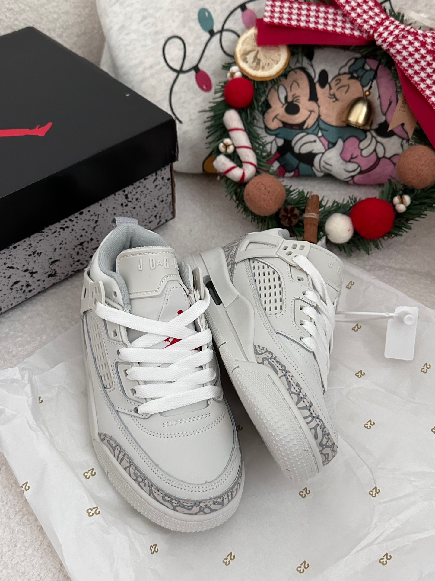 图片[5]-AJ 乔3.5代系带篮球气垫童鞋28-35 SPIZIKE LOW系带篮球气垫童鞋巧糅经典JORDAn运动鞋的设计元素，成就匠心经典-选品中心