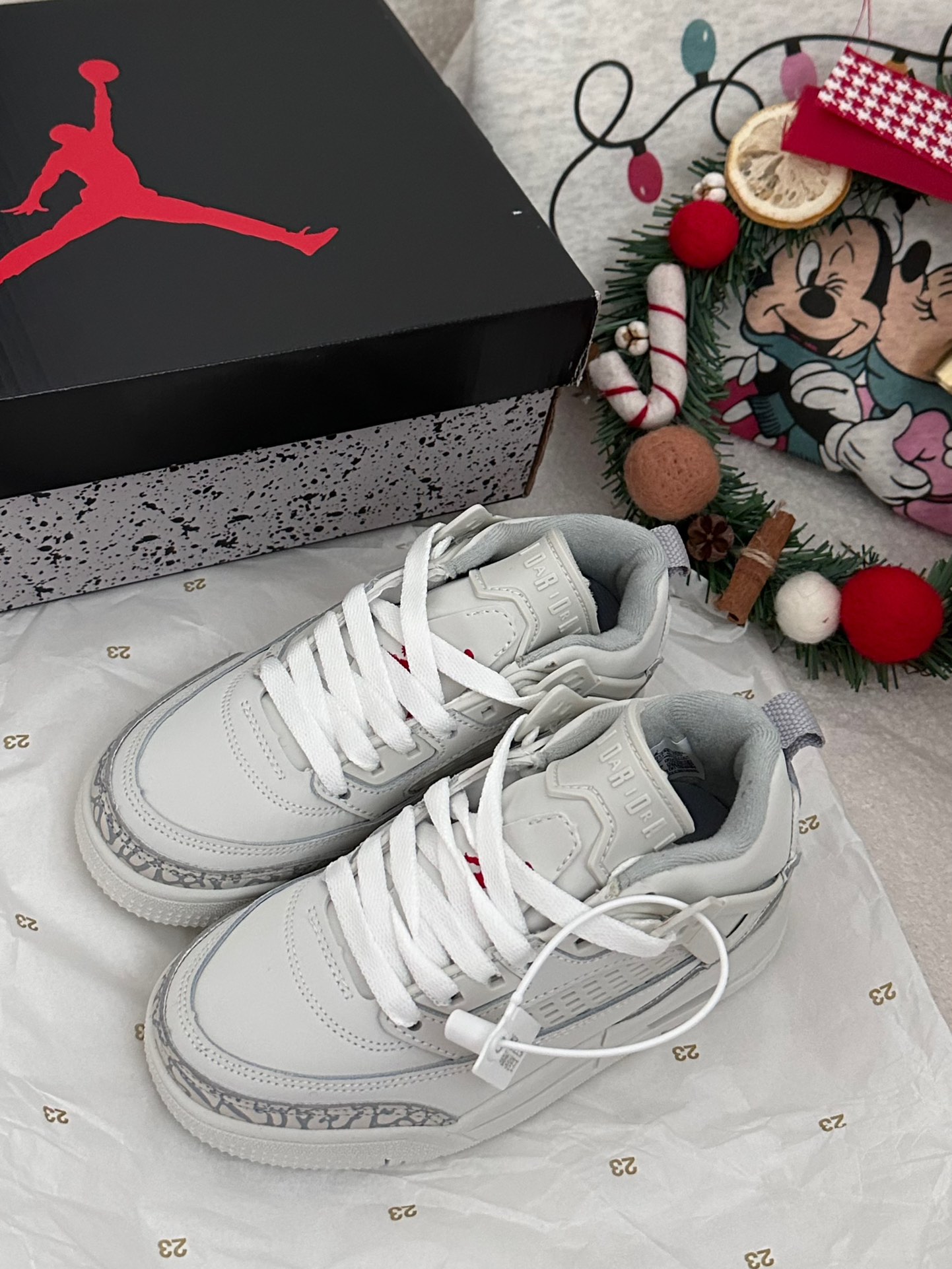 图片[8]-AJ 乔3.5代系带篮球气垫童鞋28-35 SPIZIKE LOW系带篮球气垫童鞋巧糅经典JORDAn运动鞋的设计元素，成就匠心经典-选品中心