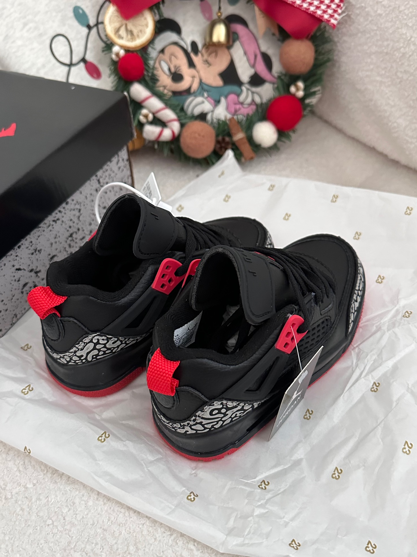 图片[2]-AJ 乔3.5代系带篮球气垫童鞋28-35 SPIZIKE LOW系带篮球气垫童鞋巧糅经典JORDAn运动鞋的设计元素，成就匠心经典-选品中心