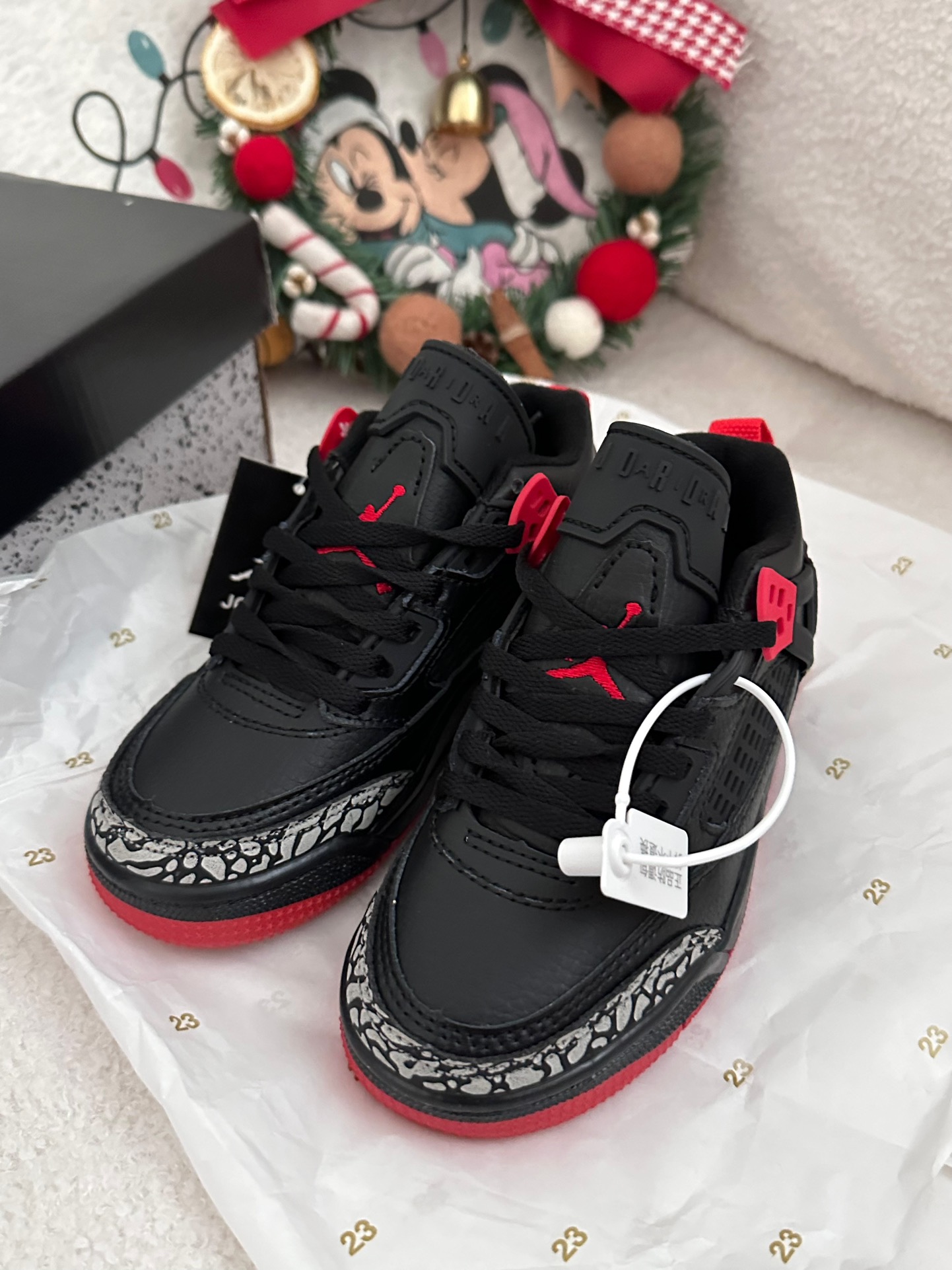 图片[6]-AJ 乔3.5代系带篮球气垫童鞋28-35 SPIZIKE LOW系带篮球气垫童鞋巧糅经典JORDAn运动鞋的设计元素，成就匠心经典-选品中心