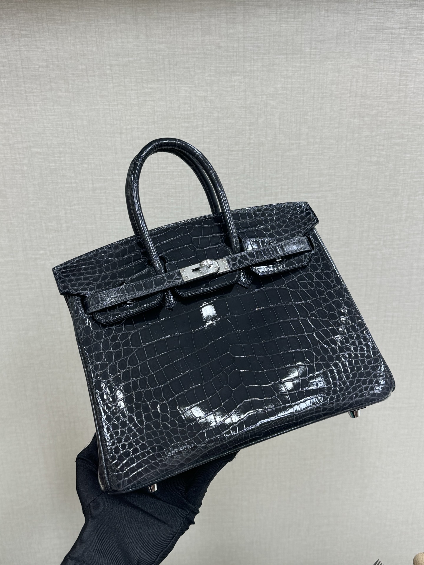 NO:698005,Birkin25 crocodile skin glossy graphite gray hand-stitched wax thread,Hermes,hermes,crocodile skin,Hermes,19860909Birkin25 鳄鱼皮亮面 石墨灰 手缝蜡线,爱马仕,hermes,crocodile skin,Hermes,,Bag