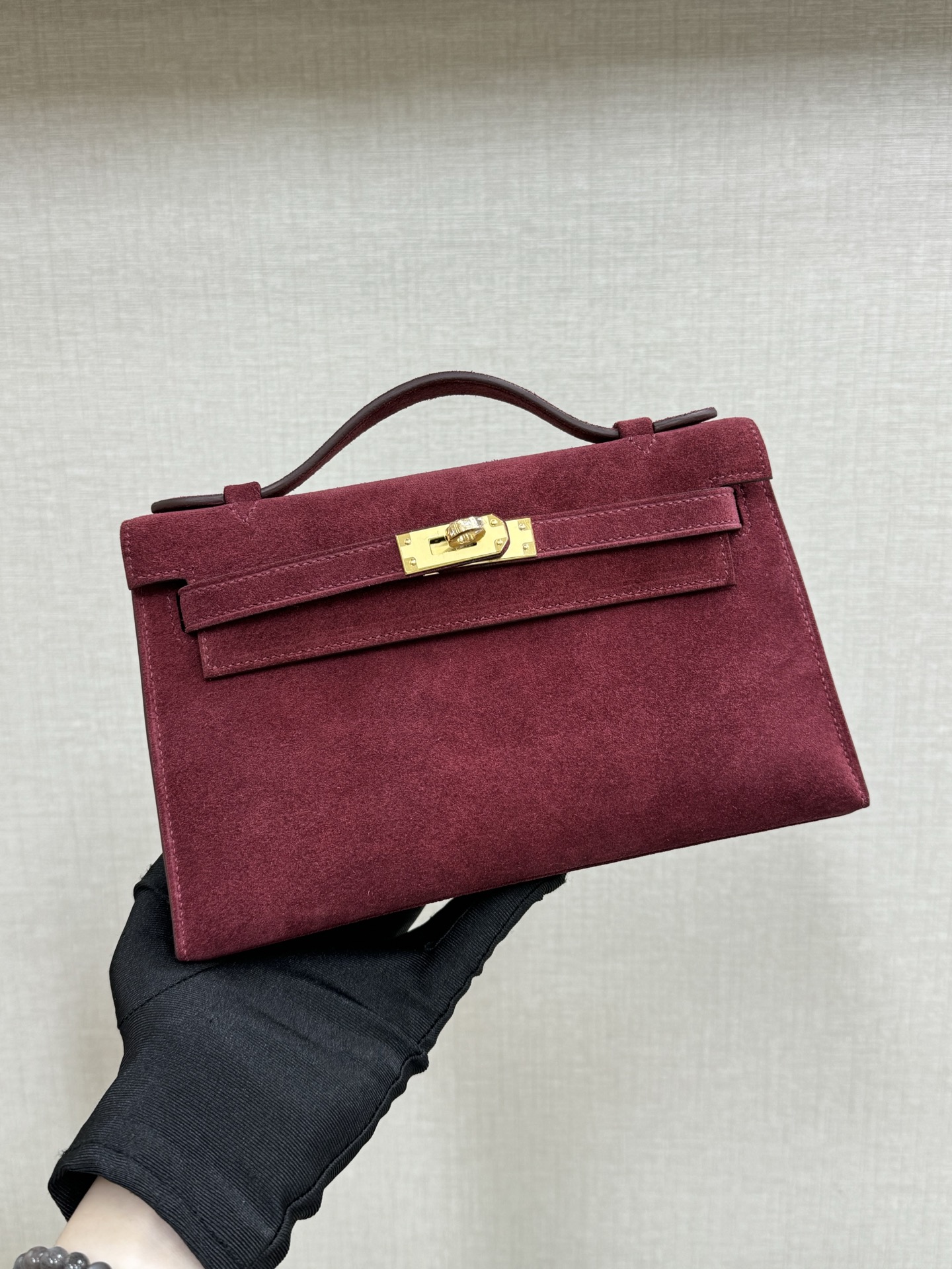 NO:699623,mini kelly first generation 22cm suede angra red hand-stitched wax thread, Hermes, hermes, chamois leather, Hermes,19860909mini kelly 一代22cm 麂皮 安格拉红 手缝蜡线,爱马仕,hermes,chamois leather,Hermes,,Bag