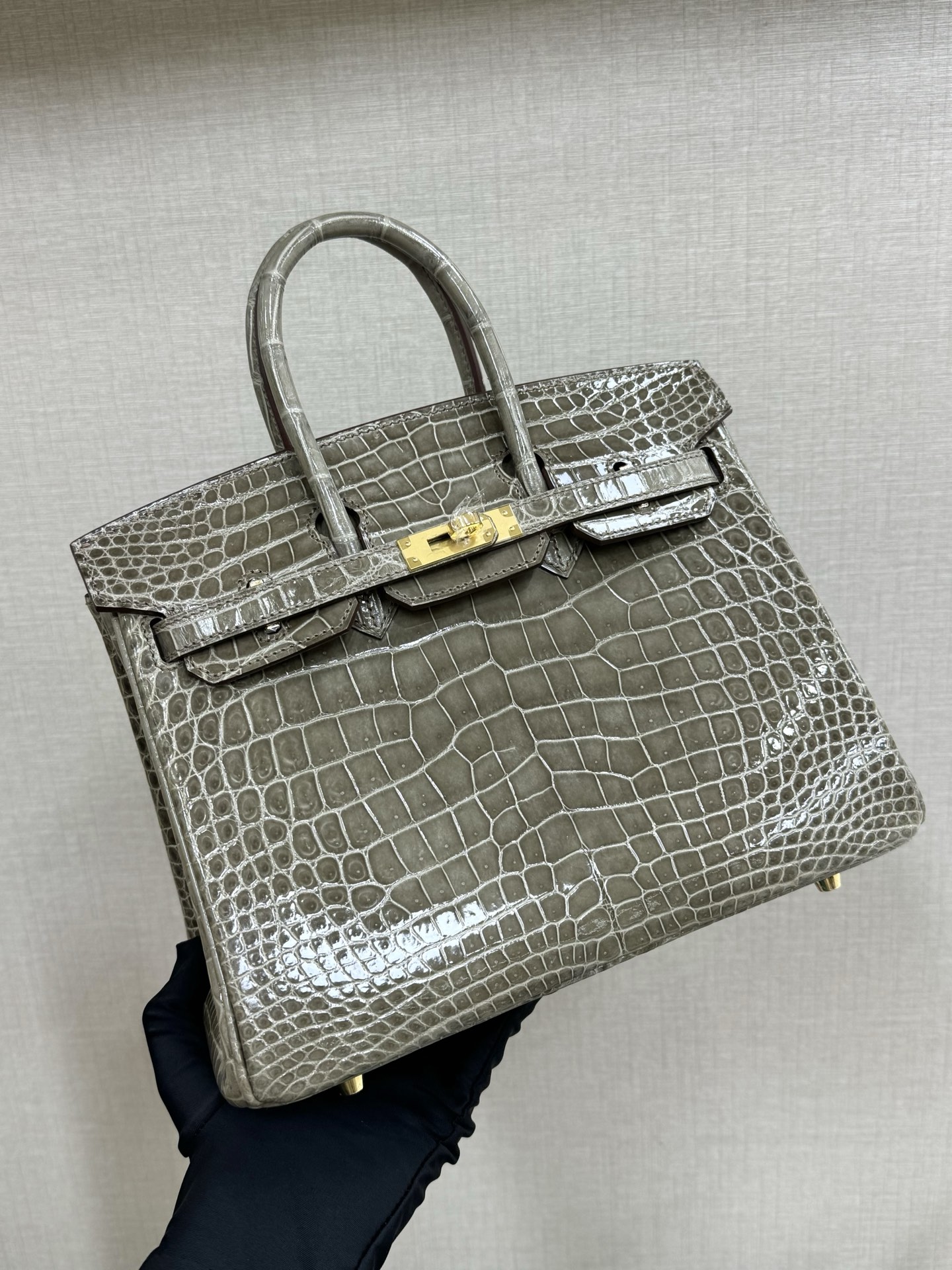 NO:698000,Birkin25 crocodile skin glossy elephant gray hand-stitched wax thread,Hermes,hermes,crocodile skin,Hermes,19860909Birkin25 鳄鱼皮亮面 大象灰 手缝蜡线,爱马仕,hermes,crocodile skin,Hermes,,Bag