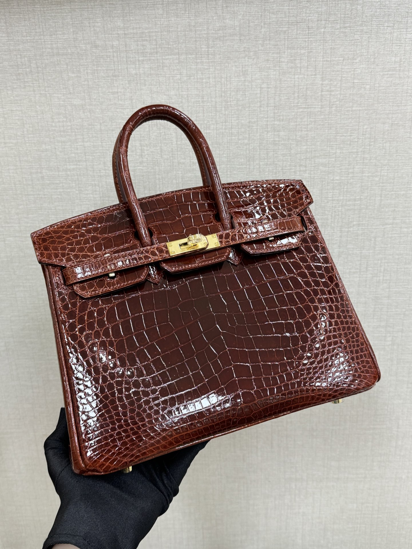 NO:697997,Birkin25 crocodile skin glossy honey brown hand-nailed hand-stitched wax thread,Hermes,hermes,crocodile skin,Hermes,19860909Birkin25 鳄鱼皮亮面 蜜糖棕 手工钉 手缝蜡线,爱马仕,hermes,crocodile skin,Hermes,,Bag