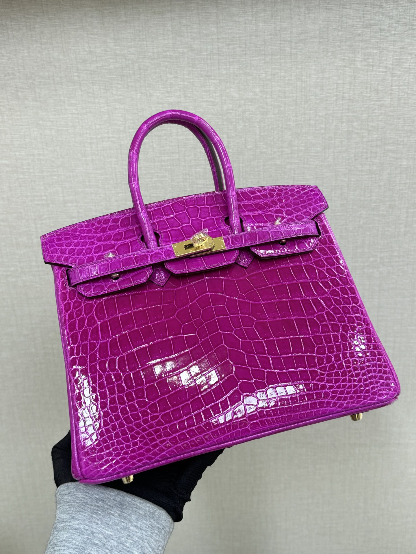 NO:697999,Birkin25 crocodile skin glossy Arabian Nights purple hand-nailed hand-stitched wax thread,Hermes,hermes,crocodile skin,Hermes,19860909Birkin25 鳄鱼皮亮面 天方夜谭紫 手工钉 手缝蜡线,爱马仕,hermes,crocodile skin,Hermes,,Bag
