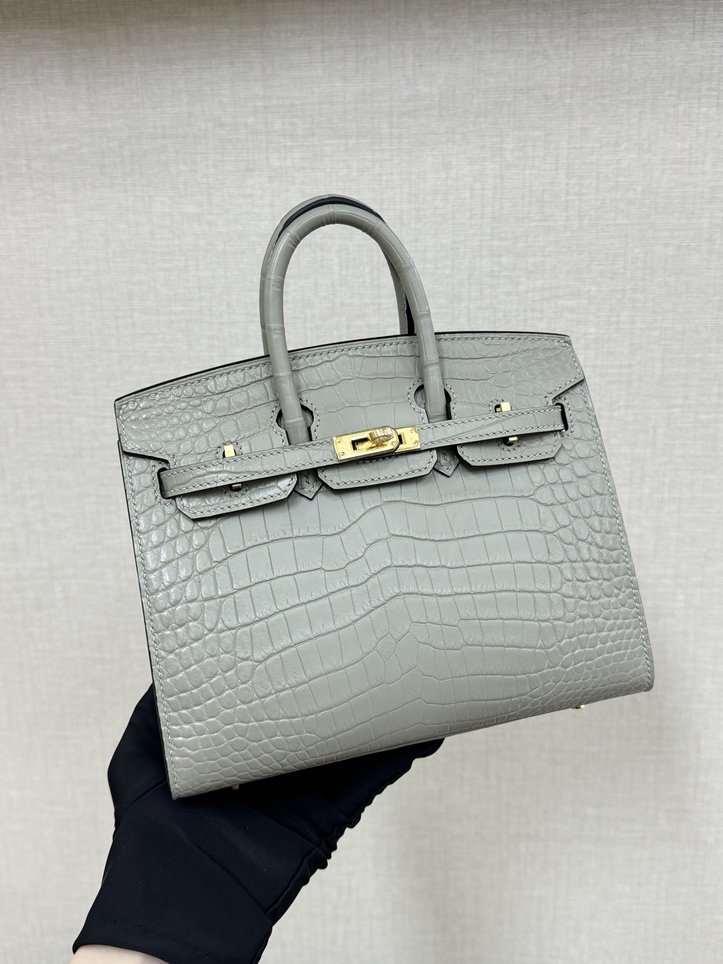 NO:893996,Spot Birkin20 crocodile skin matte pearl gray hand-stitched hand-stitched wax thread, Hermes, hermes, crocodile skin, Hermes,19860909现货 Birkin20 鳄鱼皮雾面 珍珠灰 手工钉 手缝蜡线,爱马仕,hermes,crocodile skin,Hermes,,Bag