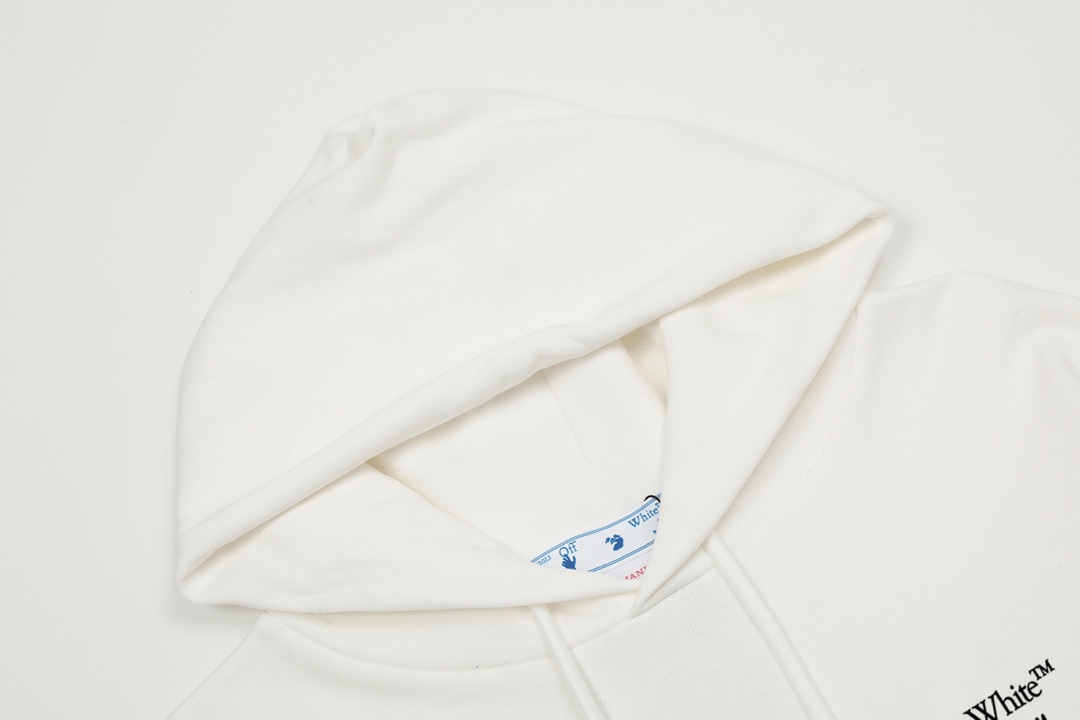 Luxury Streetwear Brand Off-White: Youth Culture and High-End Fashion Integration - 图片 6