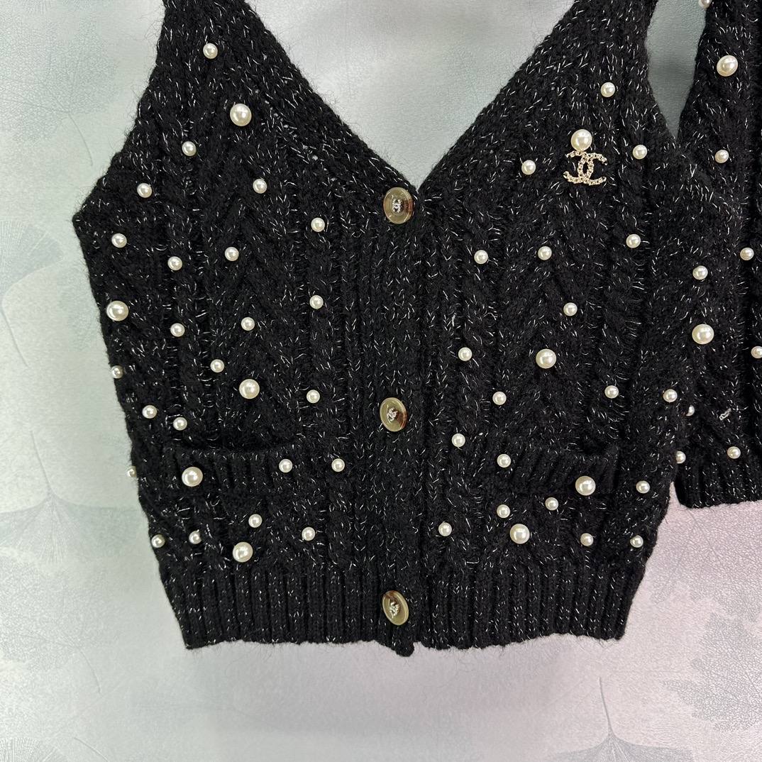 Fashionable Knitting Suit with Pearl Embroidery and Classic Vests for Women - 图片 5