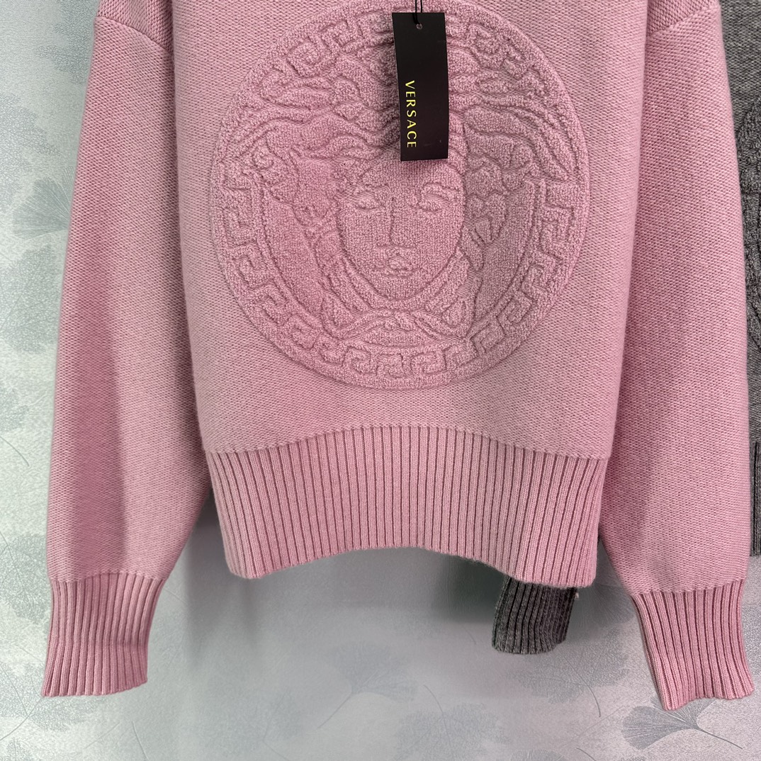 Tailor-Made Wool Sweaters Enhance P483 Women’s Suit with Round-Collar Design - 图片 4