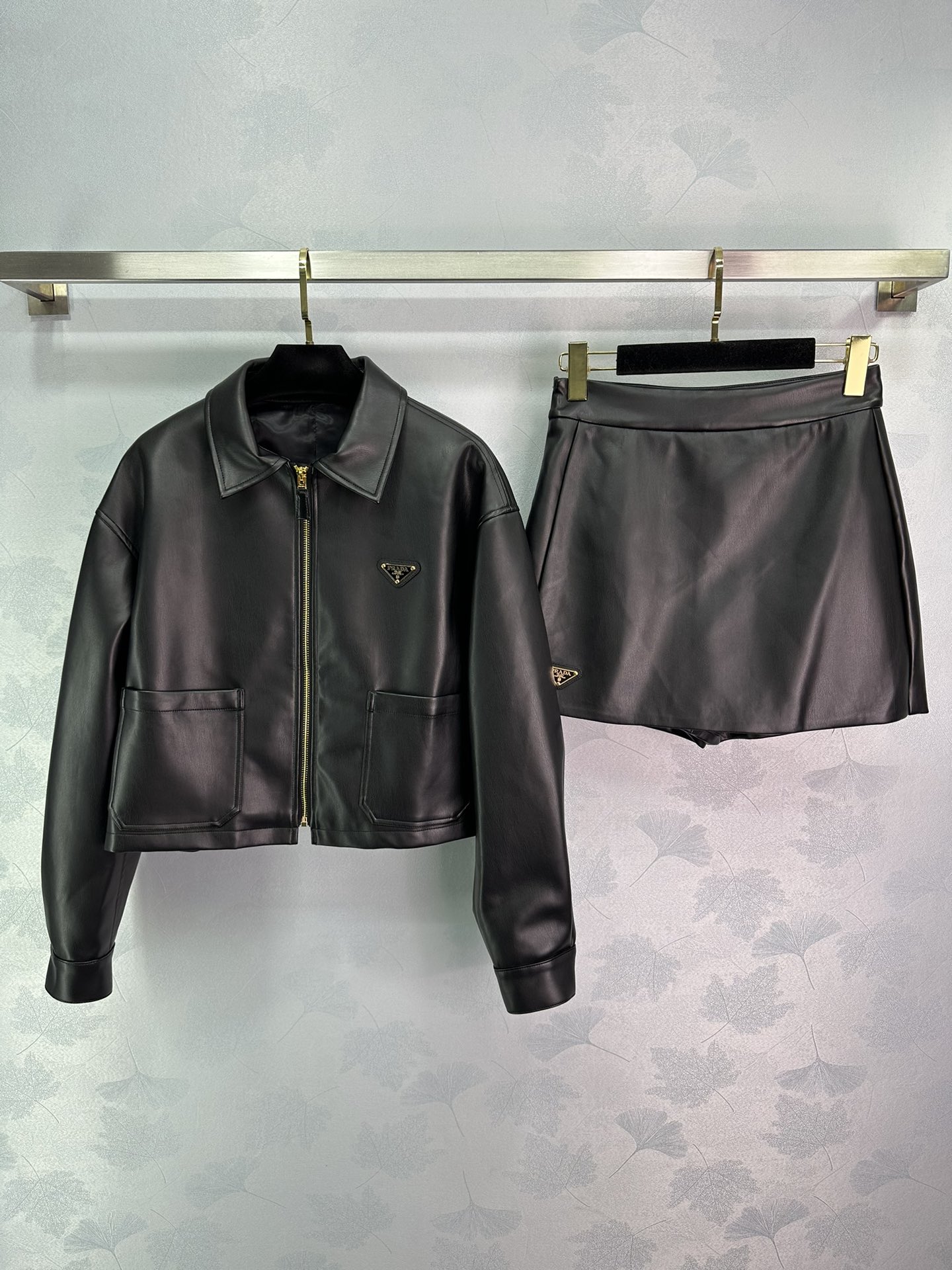 High-Quality Leather Coats with Short Skirts in Pula 2024AW Fashion Collection - 图片 1