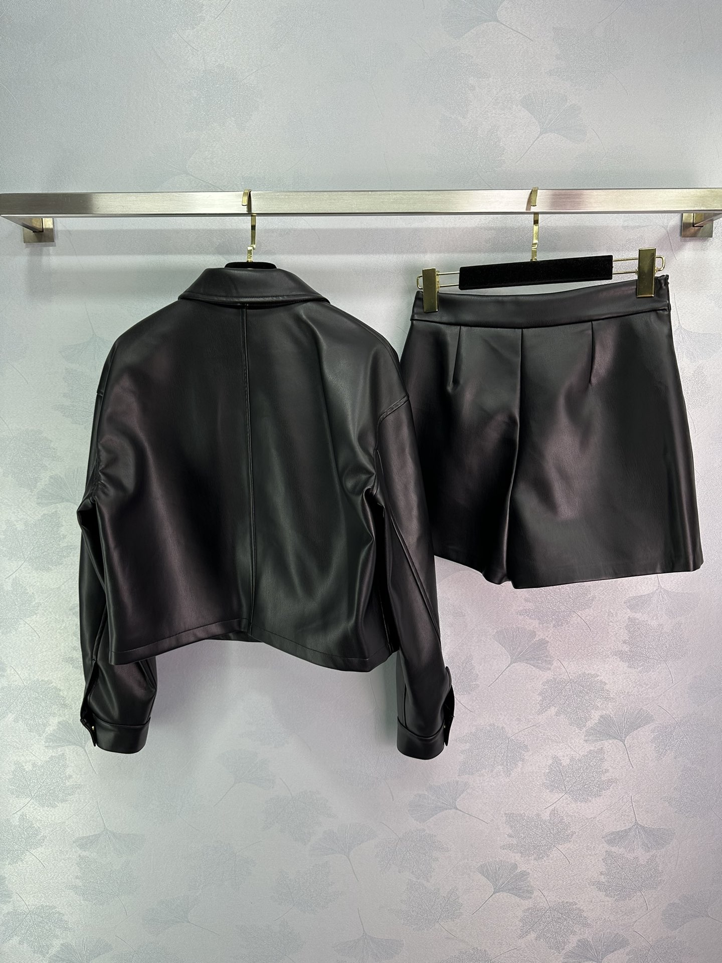 High-Quality Leather Coats with Short Skirts in Pula 2024AW Fashion Collection - 图片 9