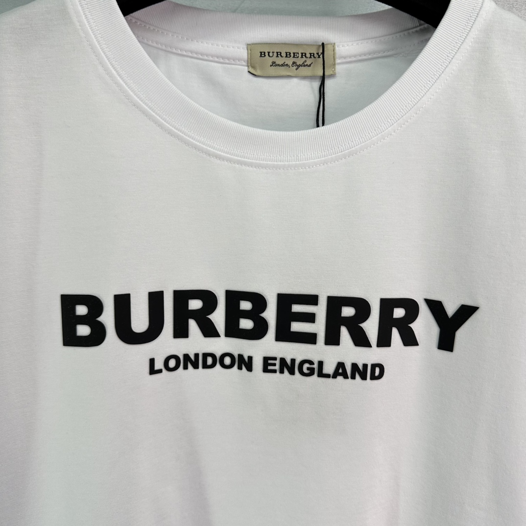 New Burberry Four-Chrome Letter Short Sleeve Suit with Cosmopolitan Design & Strong Cotton Material - 图片 3