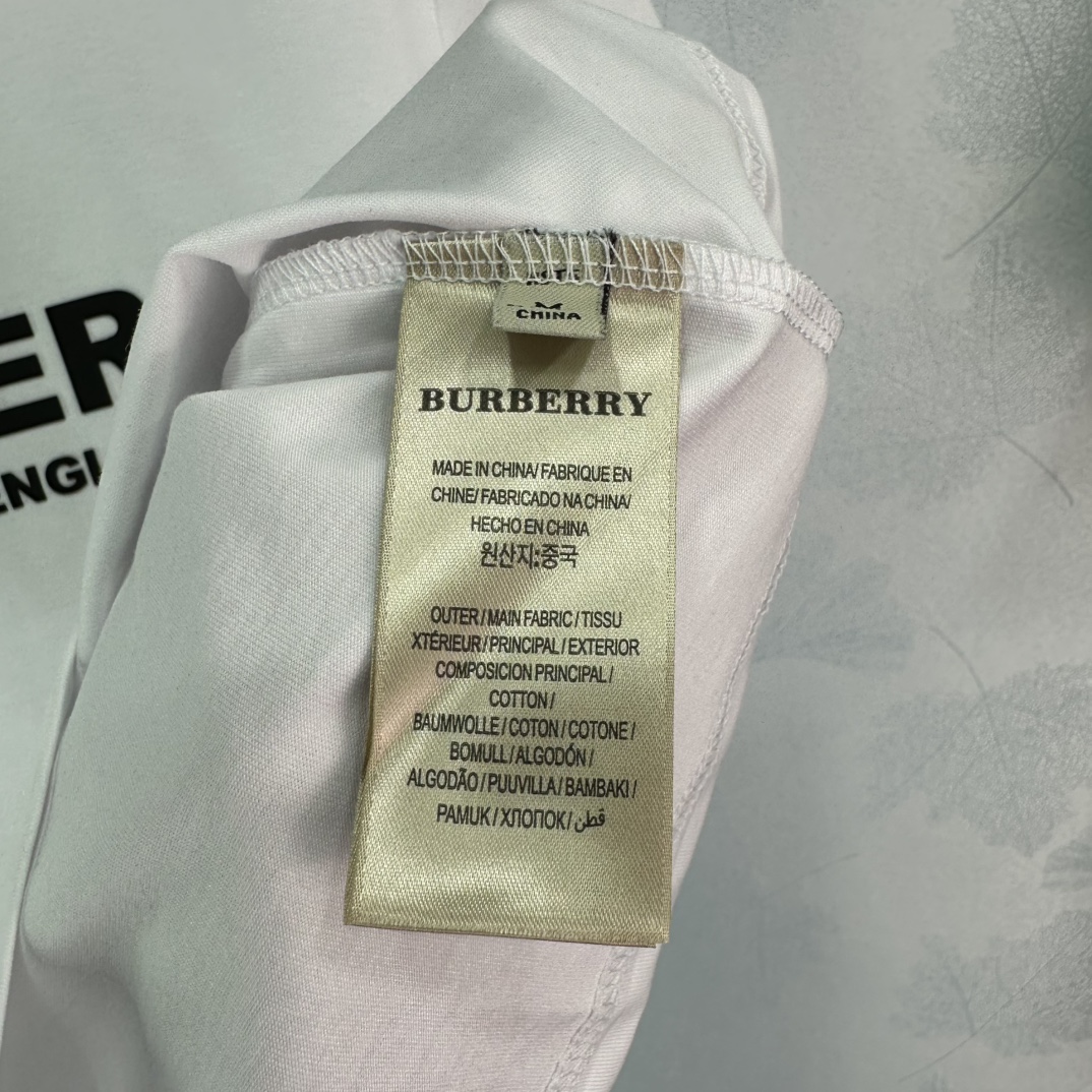 New Burberry Four-Chrome Letter Short Sleeve Suit with Cosmopolitan Design & Strong Cotton Material - 图片 8