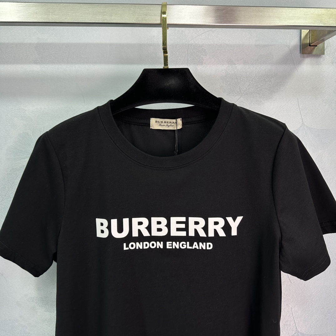 New Burberry Four-Chrome Letter Short Sleeve Suit with Cosmopolitan Design & Strong Cotton Material - 图片 5