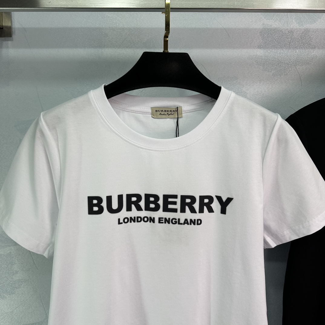 New Burberry Four-Chrome Letter Short Sleeve Suit with Cosmopolitan Design & Strong Cotton Material - 图片 2