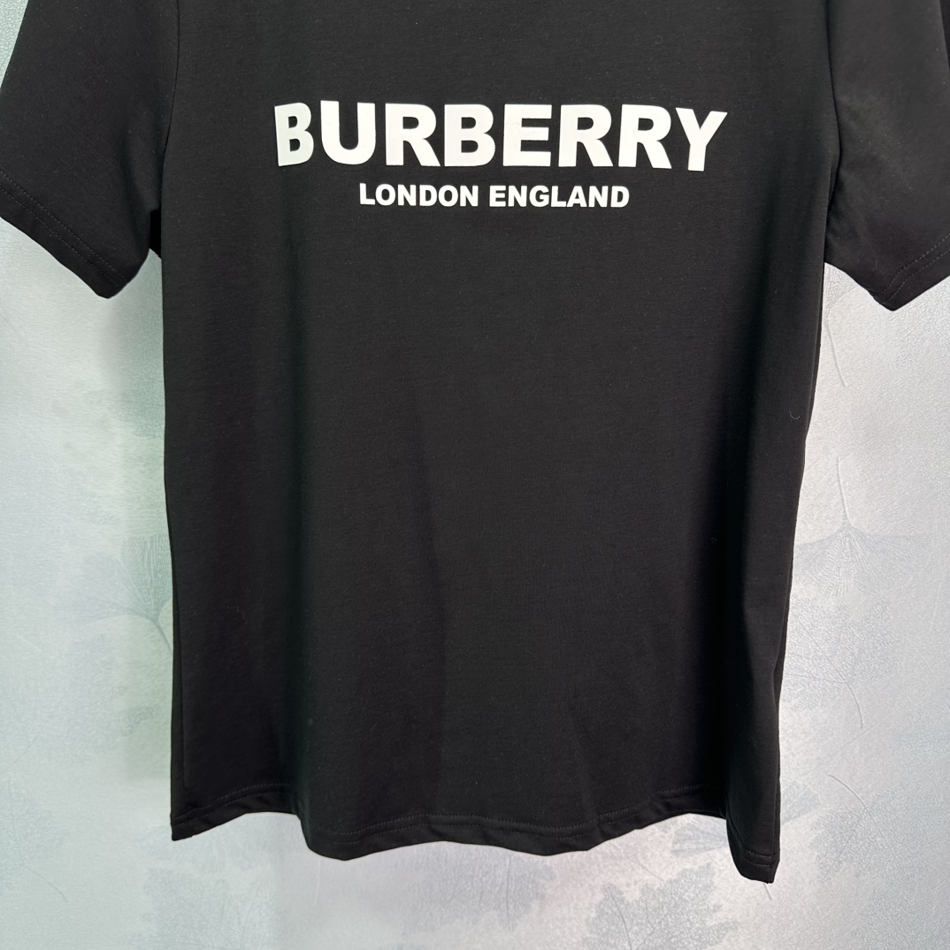 New Burberry Four-Chrome Letter Short Sleeve Suit with Cosmopolitan Design & Strong Cotton Material - 图片 7