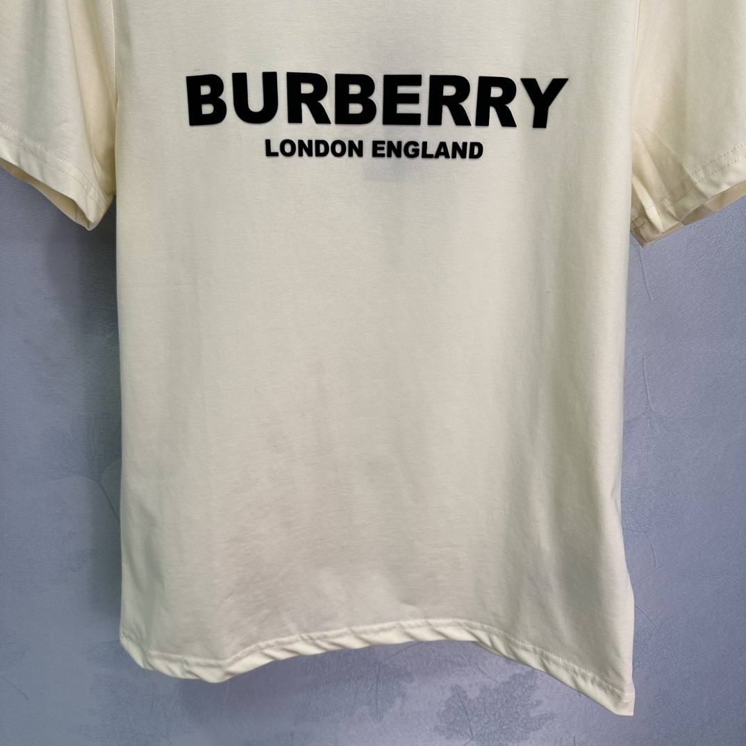 Stylish Burberry 24-Year-Old Short Sleeve Suit with Cotton Material and Unique Design - 图片 7