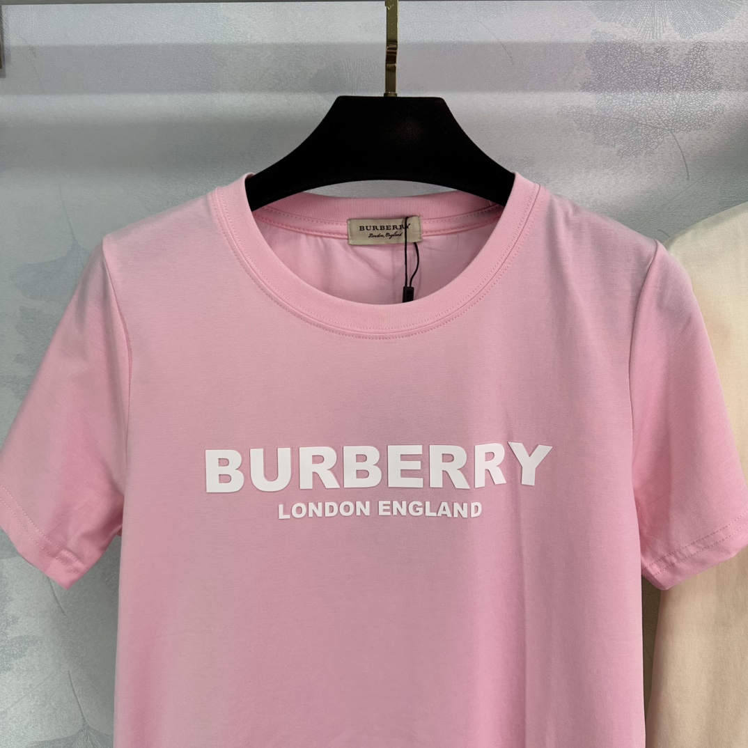 Stylish Burberry 24-Year-Old Short Sleeve Suit with Cotton Material and Unique Design - 图片 2