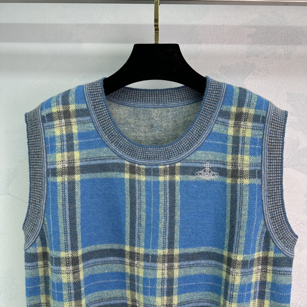 Fashionable Women’s Suit with Embroidered Saturn Knitted Top – Autumn Collection - 图片 4