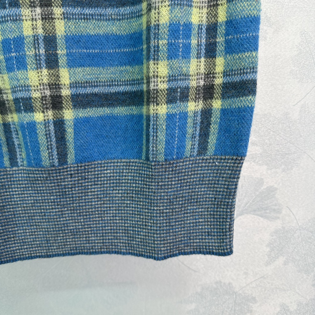 Fashionable Women’s Suit with Embroidered Saturn Knitted Top – Autumn Collection - 图片 7