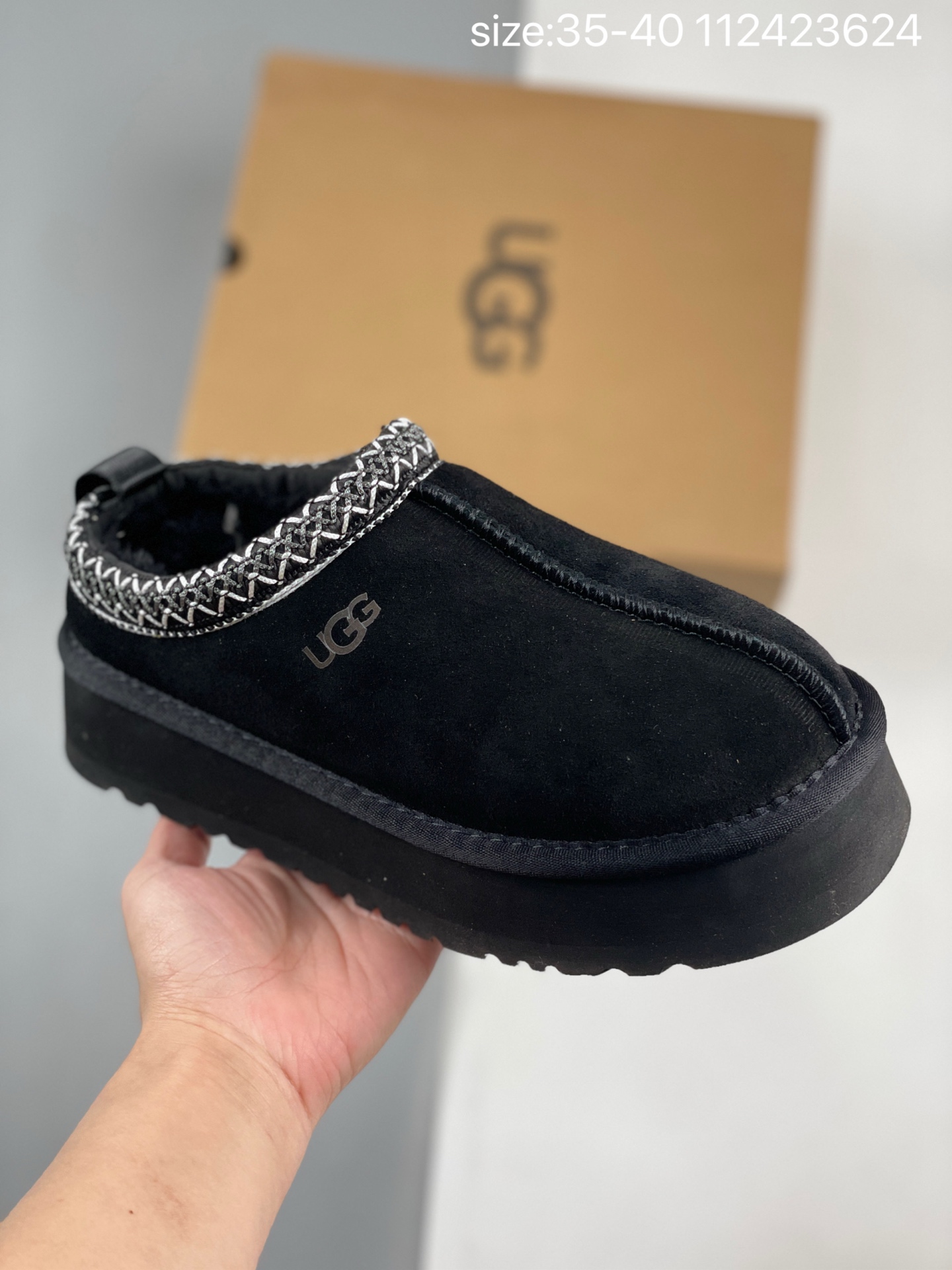 🈴️合集💰120 
美国轻奢品牌UGG W NEUEL尼瓦尔系列秋冬新款防污系列包头平底休闲保暖毛毛舒适便鞋女鞋 厚底 半拖 35-40
112423624