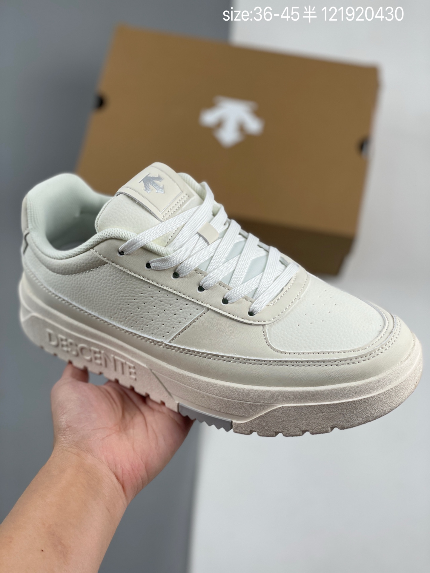 💰150
公司级✅迪桑特DESCENTE DUALIS DE BOARD 运动舒适 低帮休闲鞋
灵感源于经典鞋形 以简洁线条勾勒百搭造型 选用皮革鞋面赋予质感 缓震中底提升穿着舒适度 兼顾日常运动与休闲场景 让实用与仪式感巧妙融合
货号:D55432HSN34
尺码:如图
编码:121920430