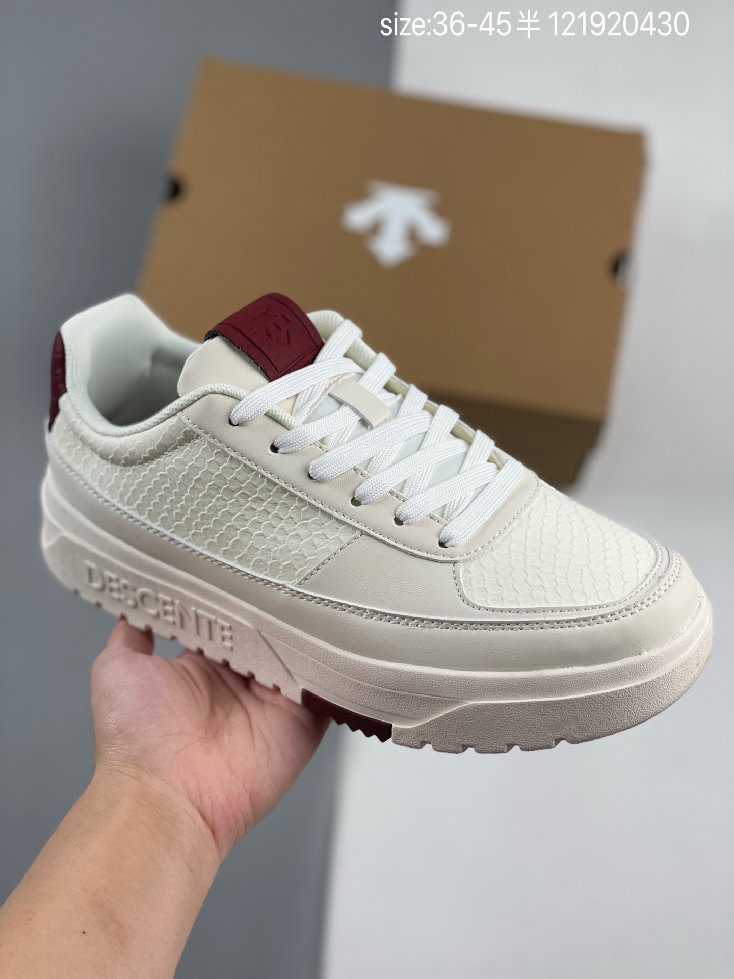 🈴️合集💰150 公司级✅迪桑特DESCENTE DUALIS DE BOARD 运动舒适 低帮休闲鞋 灵感源于经典鞋形 以简洁线条勾勒百搭造型 选用皮革鞋面赋予质感 缓震中底提升穿着舒适度 兼顾日常运动与休闲场景 让实用与仪式感巧妙融合 货号:D55432HSN34 尺码:如图 编码:121920430